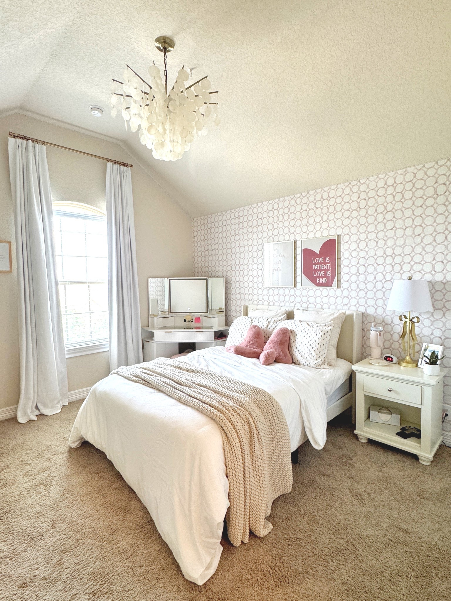 Quick and easy refresh for this sweet teen 💖 #teenroom #teengirlroom #girlsroom #kidsroom #teenagerroom #wallpaper #girlroom

#LTKHome