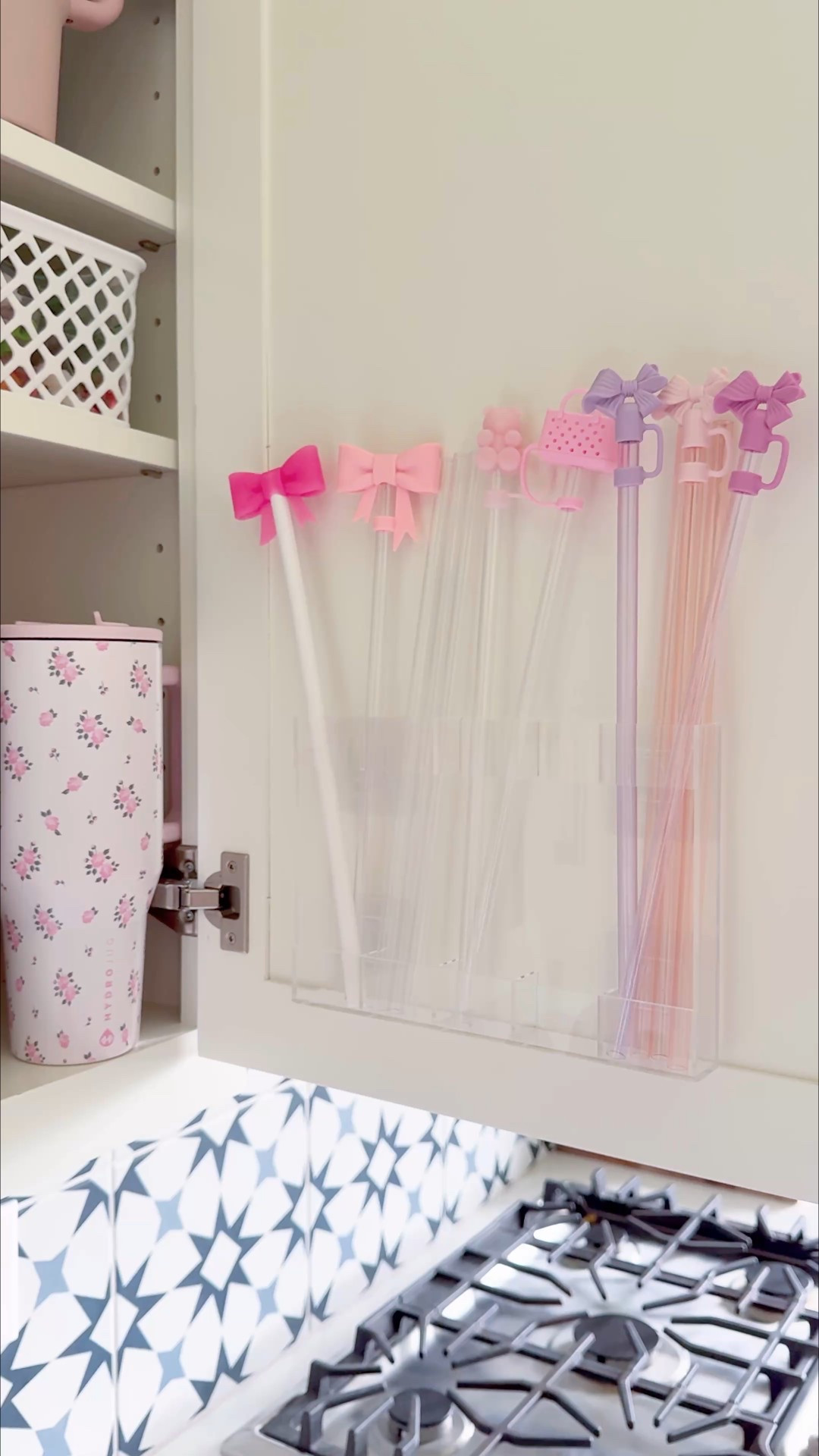 Amazon kitchen gadgets, straw organizer, tumbler organizer, kitchen cabinet organization, kitchen organizers, amazon gadgets, amazon home, amazon finds, amazon favorites, amazon must haves

Love this acrylic straw organizer for inside your cabinet door!😍 also love that you can unhook this one to clean it, and then hook it back on! 

#LTKHome #LTKFindsUnder50