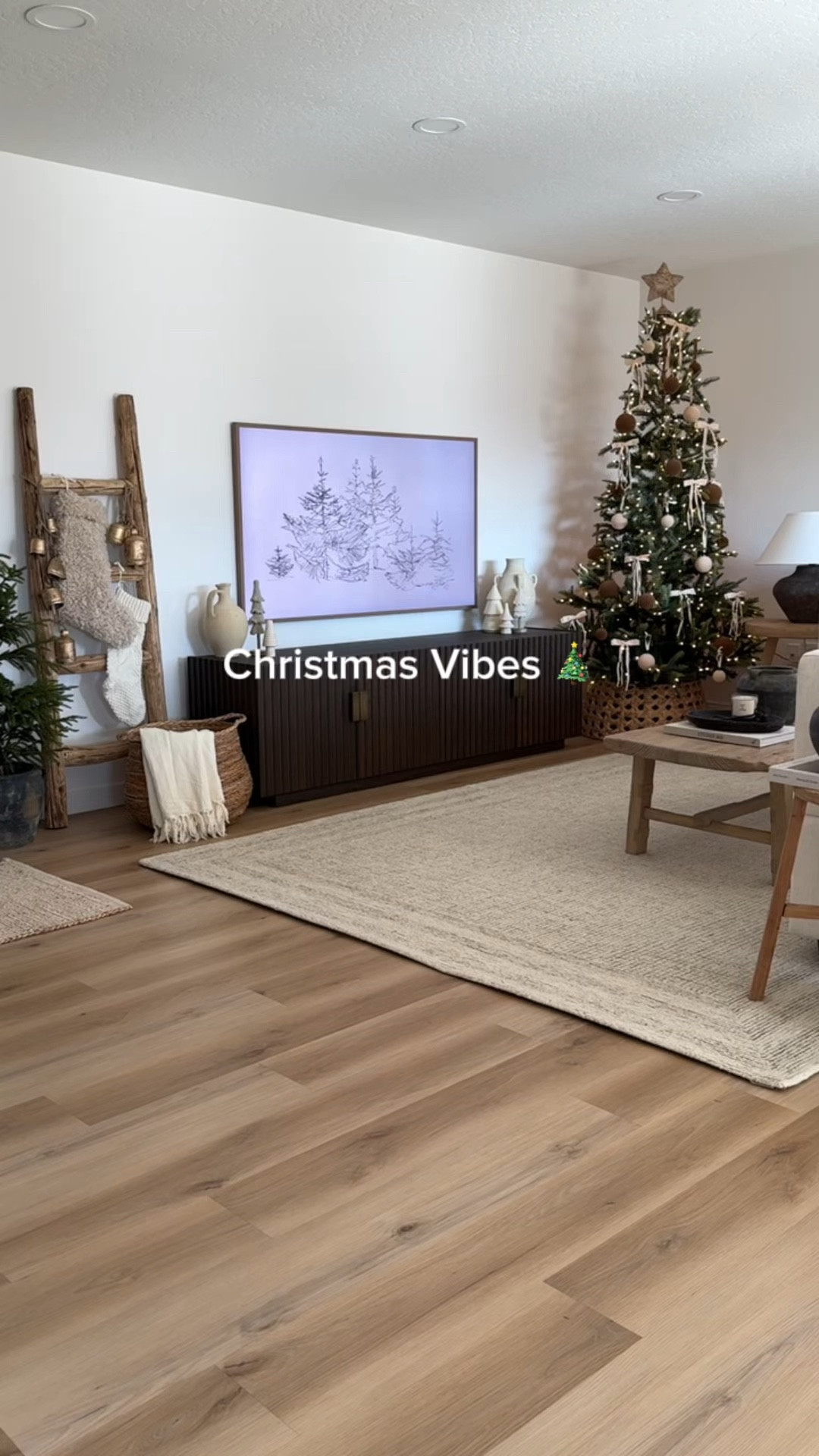 Organic modern neutral Christmas vibes 🎄🧦🎅🏽

#LTKHoliday #LTKHome #LTKVideo