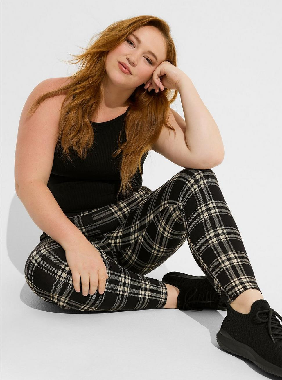 Full Length Signature Waist Pocket Legging | Torrid (US & Canada)