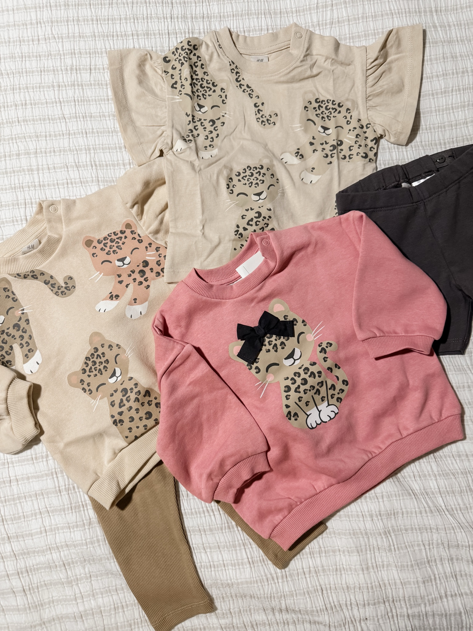 H&M finds for baby girl! These are to stinking cute!!! 

H&M baby, baby girl finds, baby girl spring looks, H&M baby girl, H&M toddler girls, toddler girl looks 

#LTKStyleTip #LTKBaby #LTKKids