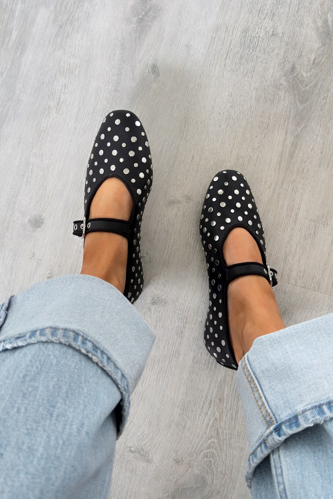 Studded Mary Jane ballet flats & turned up jeans.


#LTKshoes #LTKautumn #AugustBrandSpotlight