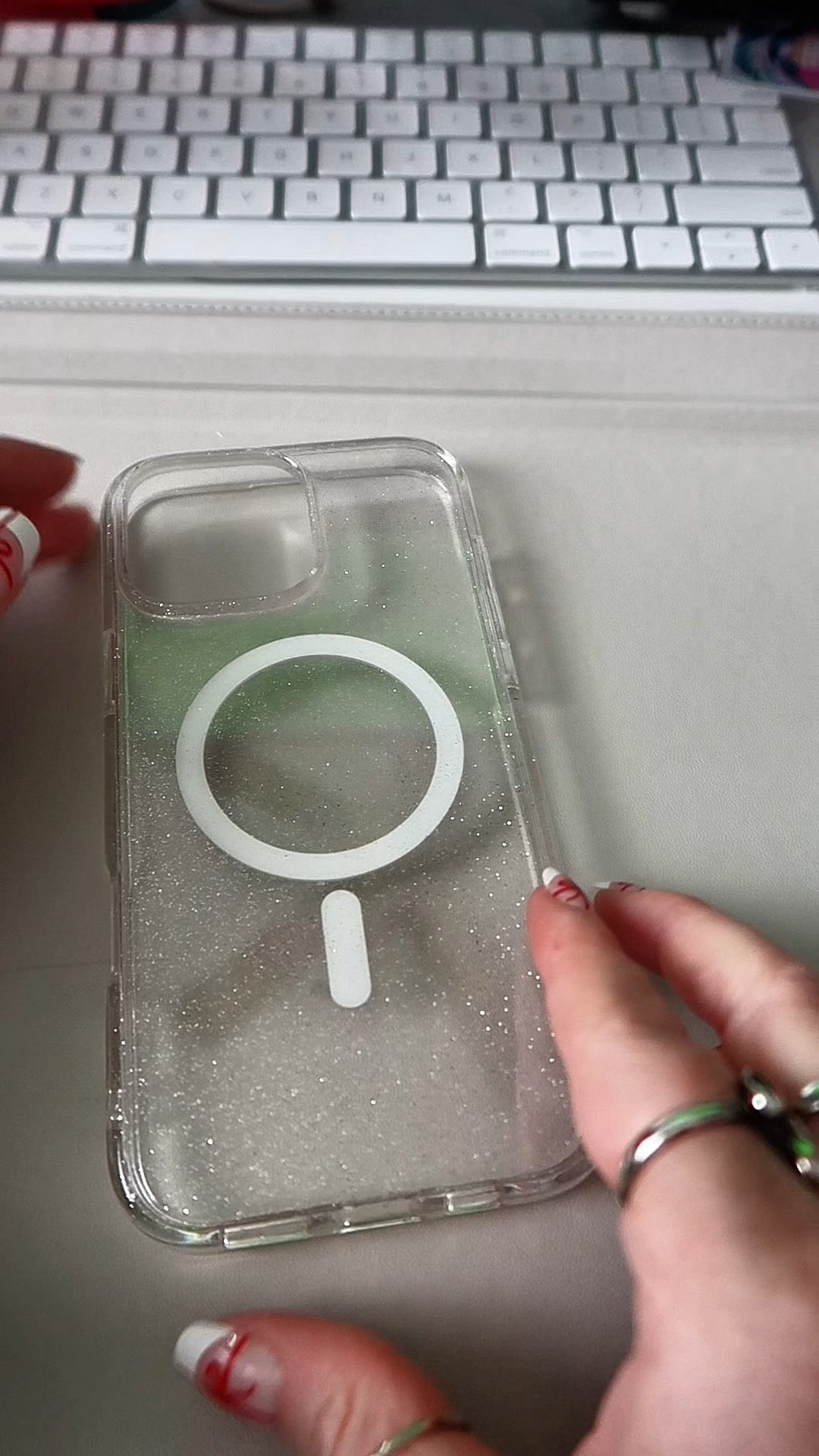 The CUTEST clear glitter iPhone 16 pro max case!