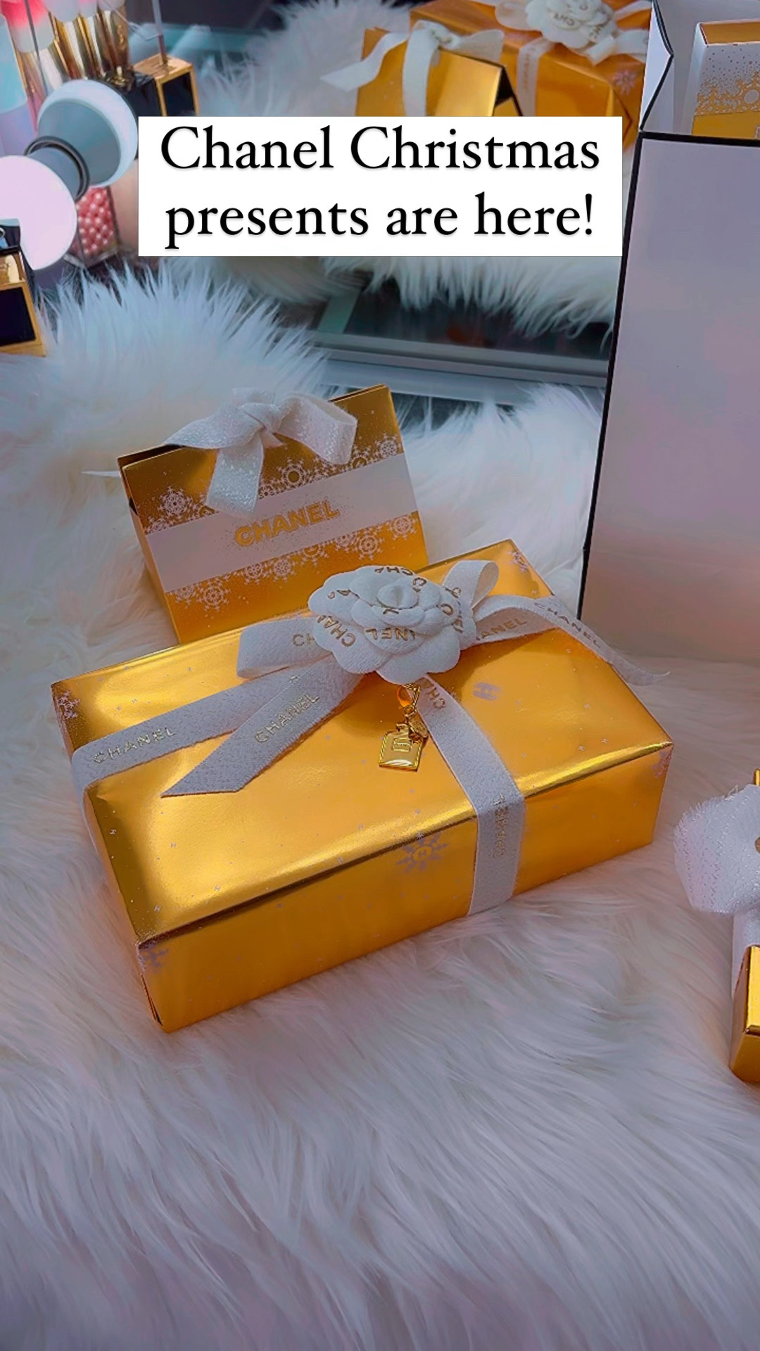 So gorgeous! I love the Christmas packaging this year the most! Not to mention the gift sets! So beautiful! 