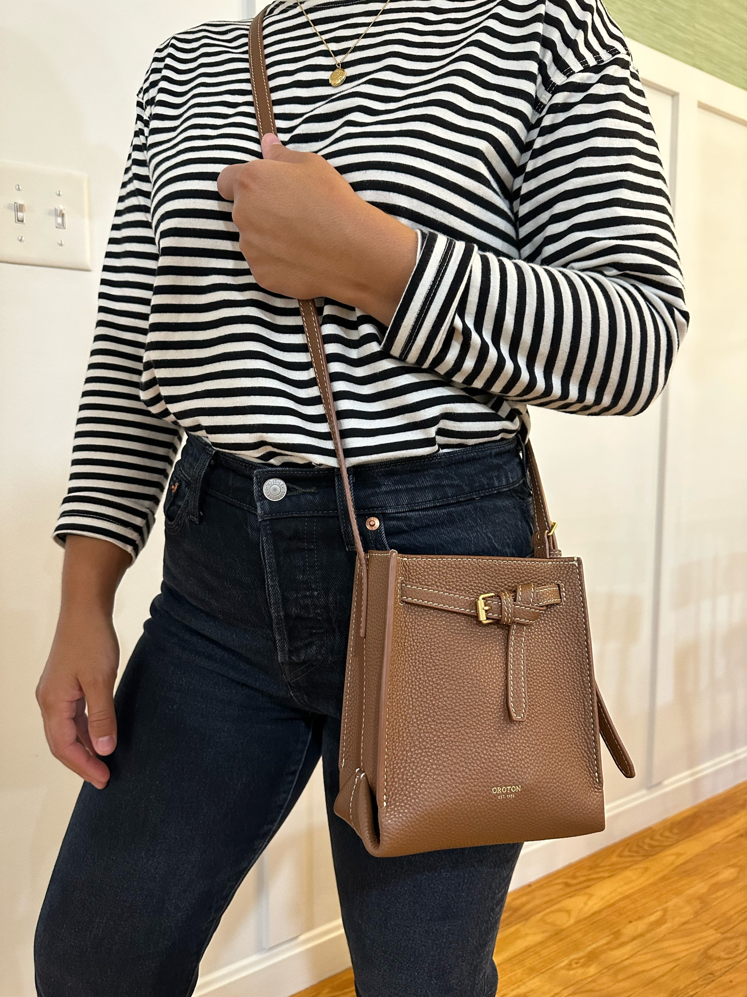 Oroton Margot Handbags Crossbody Hobo Oroton Barrel Bag Oroton