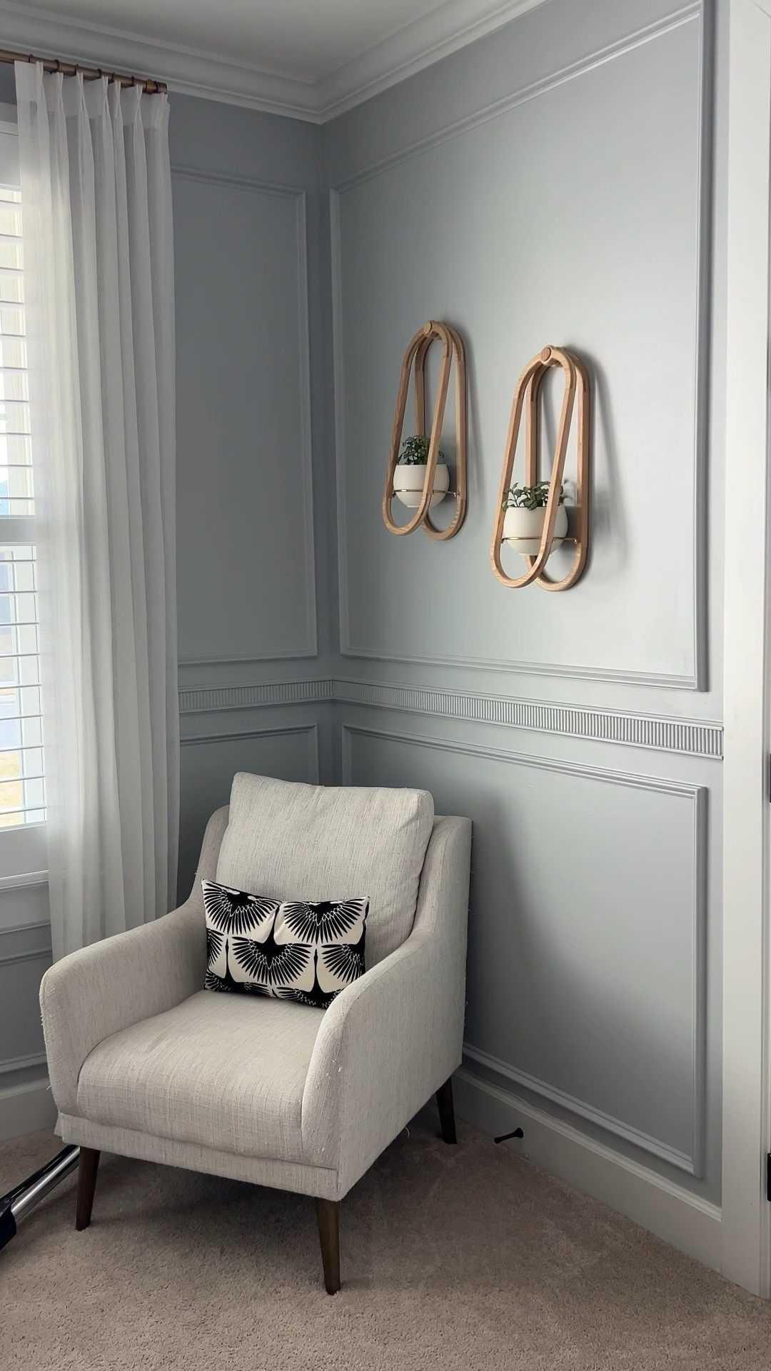 Office box trim molding with fluted chair rail

#LTKFindsUnder50 #LTKHome #LTKmomlife