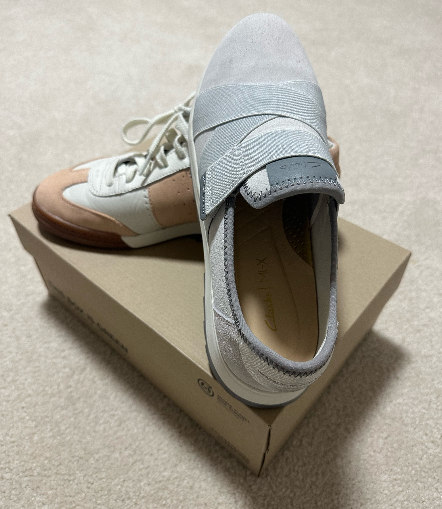 Merecemos sapatos confortáveis para viajar, passar longas horas em pé, trabalhar e sim para o dia a dia, porque ninguém merece ficar com o pé doendo.

Selecionei algumas marcas super indicadas pelas minhas coleguinhas americanas e criei uma lista. 
* West Taos shoes
* Clark’s
* Sketchers 
* Dansko
* Rockport
* Ariat cowboy boots
* Brooks
* Chacos 
* Born
* Ryka
* Hoka


#LTKfindsunder100 #LTKworkwear #LTKGiftGuide