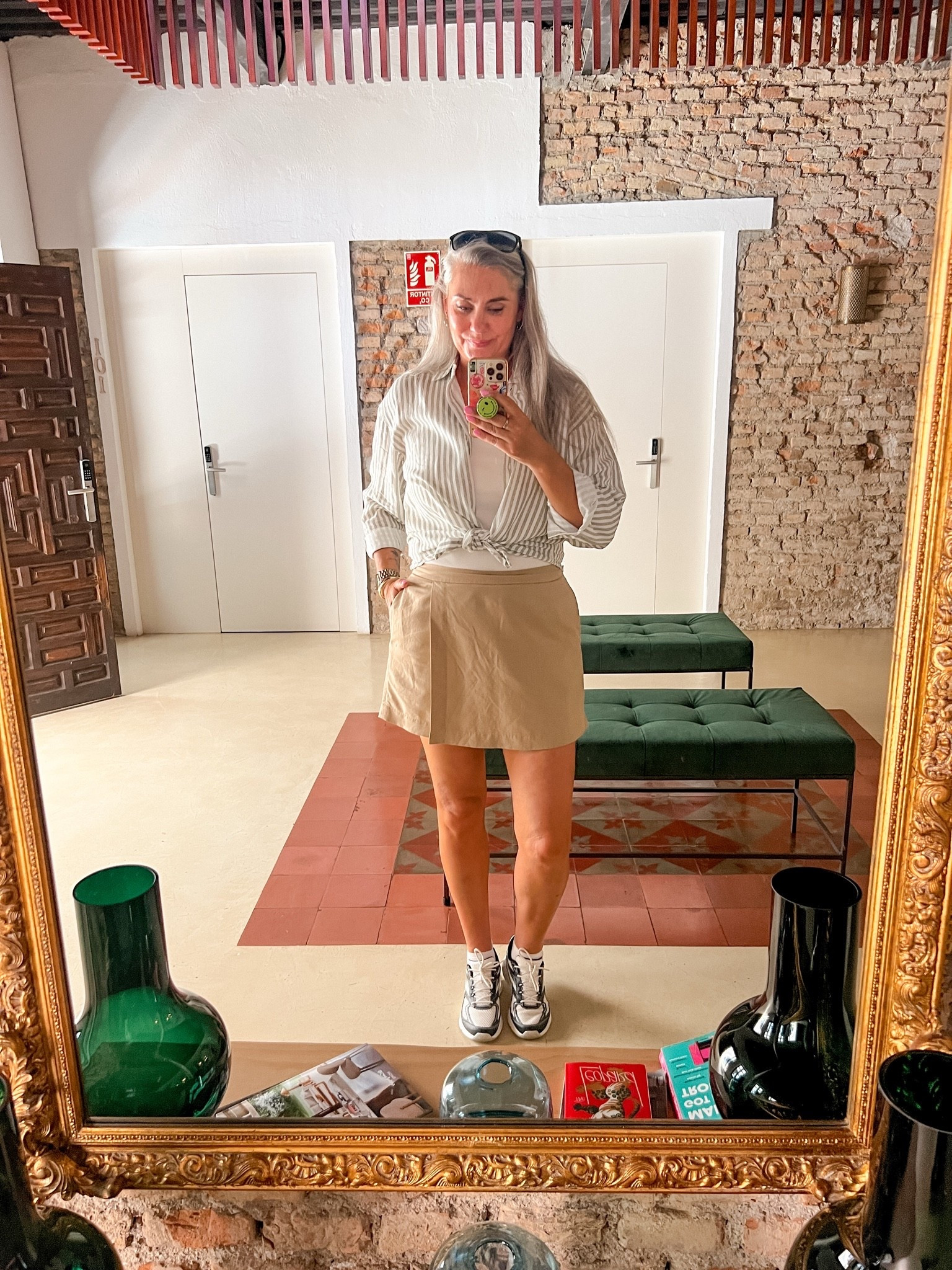 OOTD - Donderdag. Klaar om de Caminito del Rey te lopen. Ik draag de viral bra top (L) een gestreept linnen shirt (L) en een kaki short met linnen (XL). Rayban zonnebril, Halara sokken en Skechers sneakers.

#LTKeurope #LTKsummer #LTKtravel