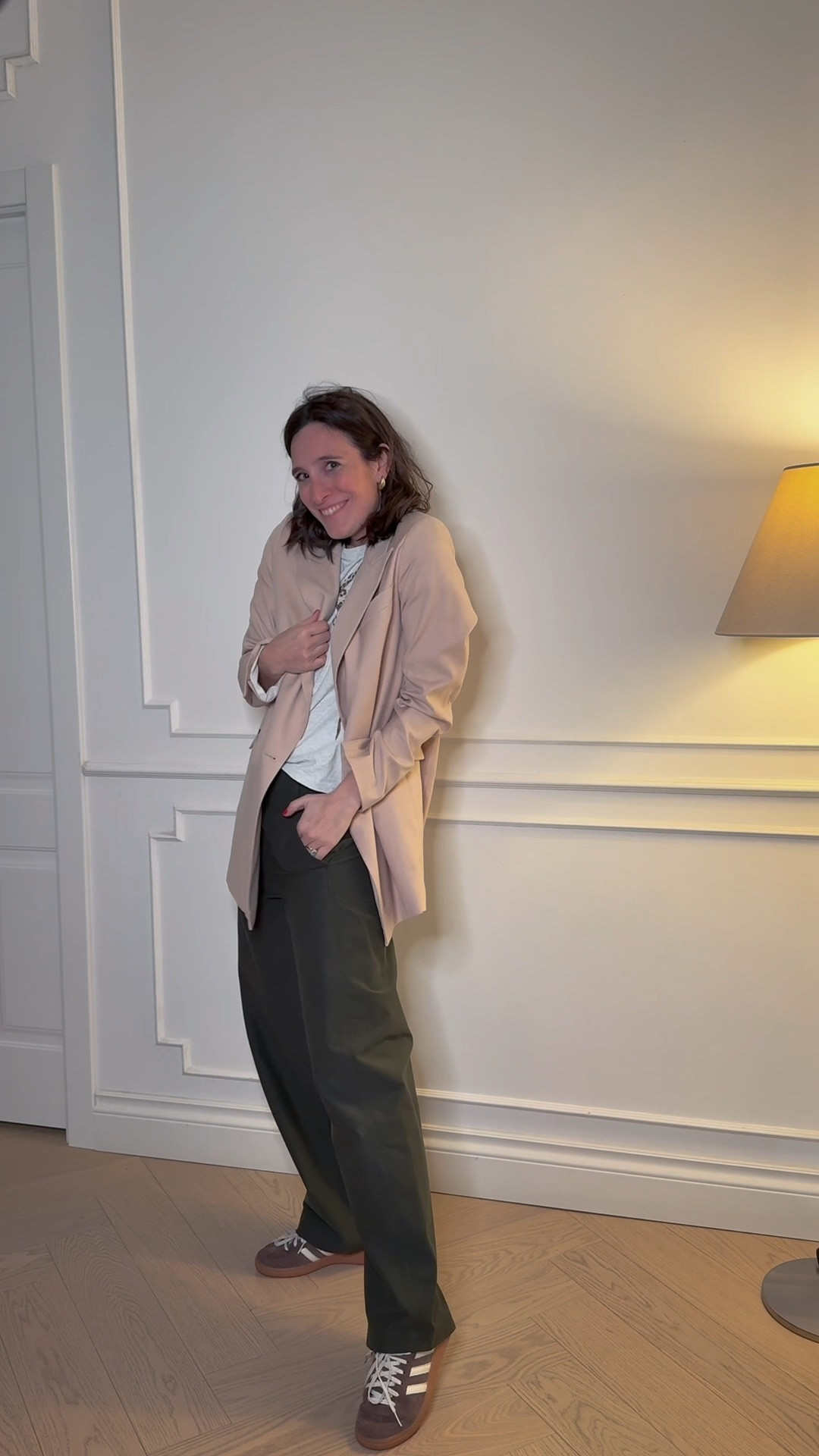 Blazer rosa in versione sportiva. 
Per un venerdì in ufficio o un weekend casual ma con un tocco di rosa che eleva l outfit. 
Pink blazer, Uniqlo, green and pink, weekend outfit, adidas sneakers 

#LTKstyletip #LTKeurope #LTKworkwear