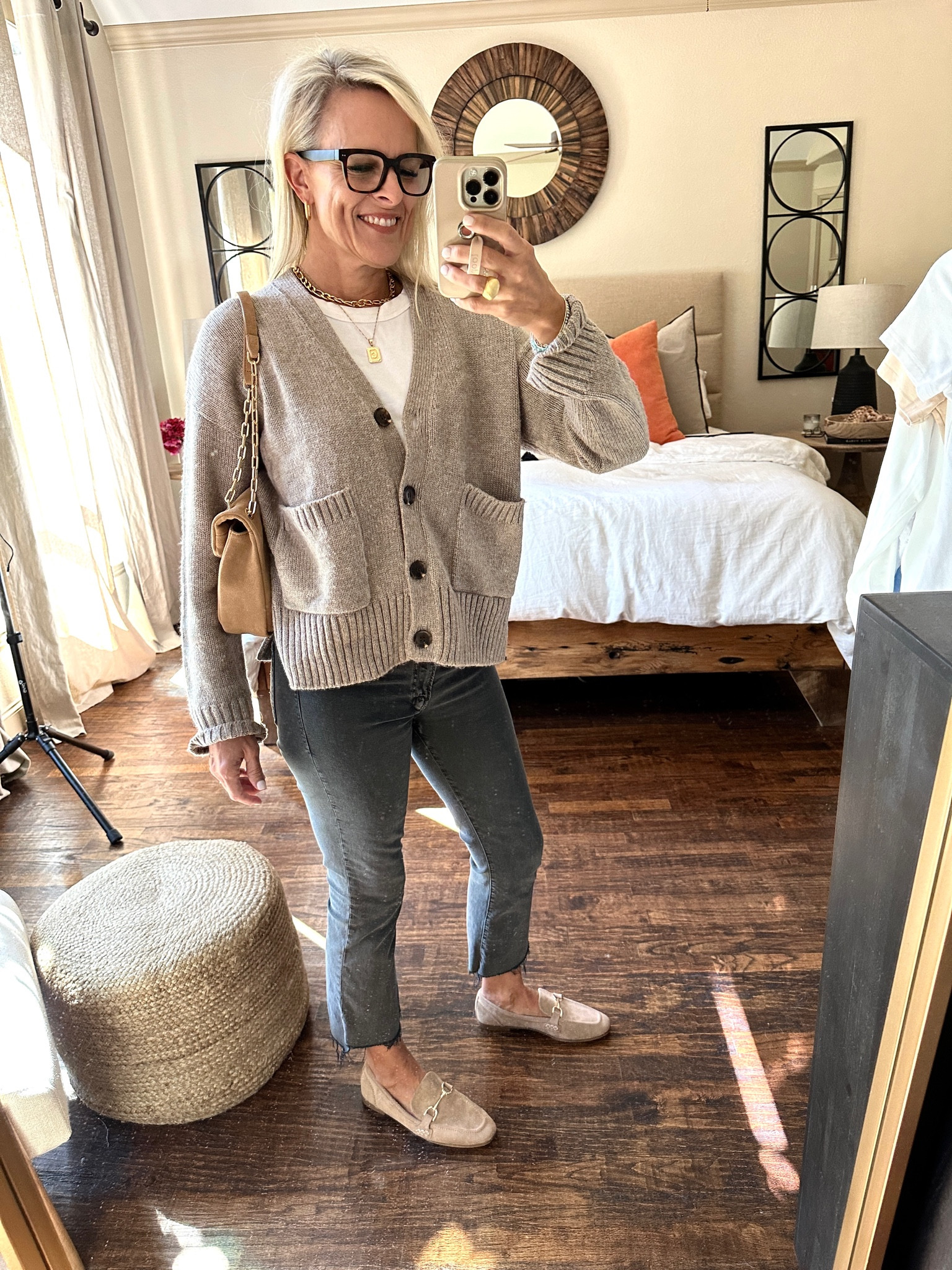 Cute Fall Outfit Inspo

Brown sweater  sweater  beige sweater  black jeans  jeans  shoes  brown purse  fall fashion  fall staple pieces 

#LTKSeasonal #LTKHoliday #LTKstyletip