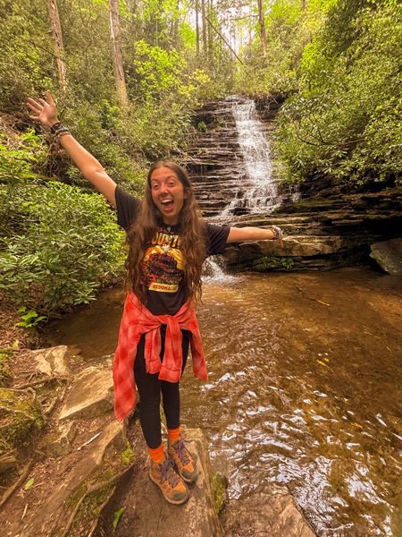 Granola girl, hiking outfit, hike, outdoor, travel, adventure, explore, nature

#LTKFind #LTKFitness #LTKtravel