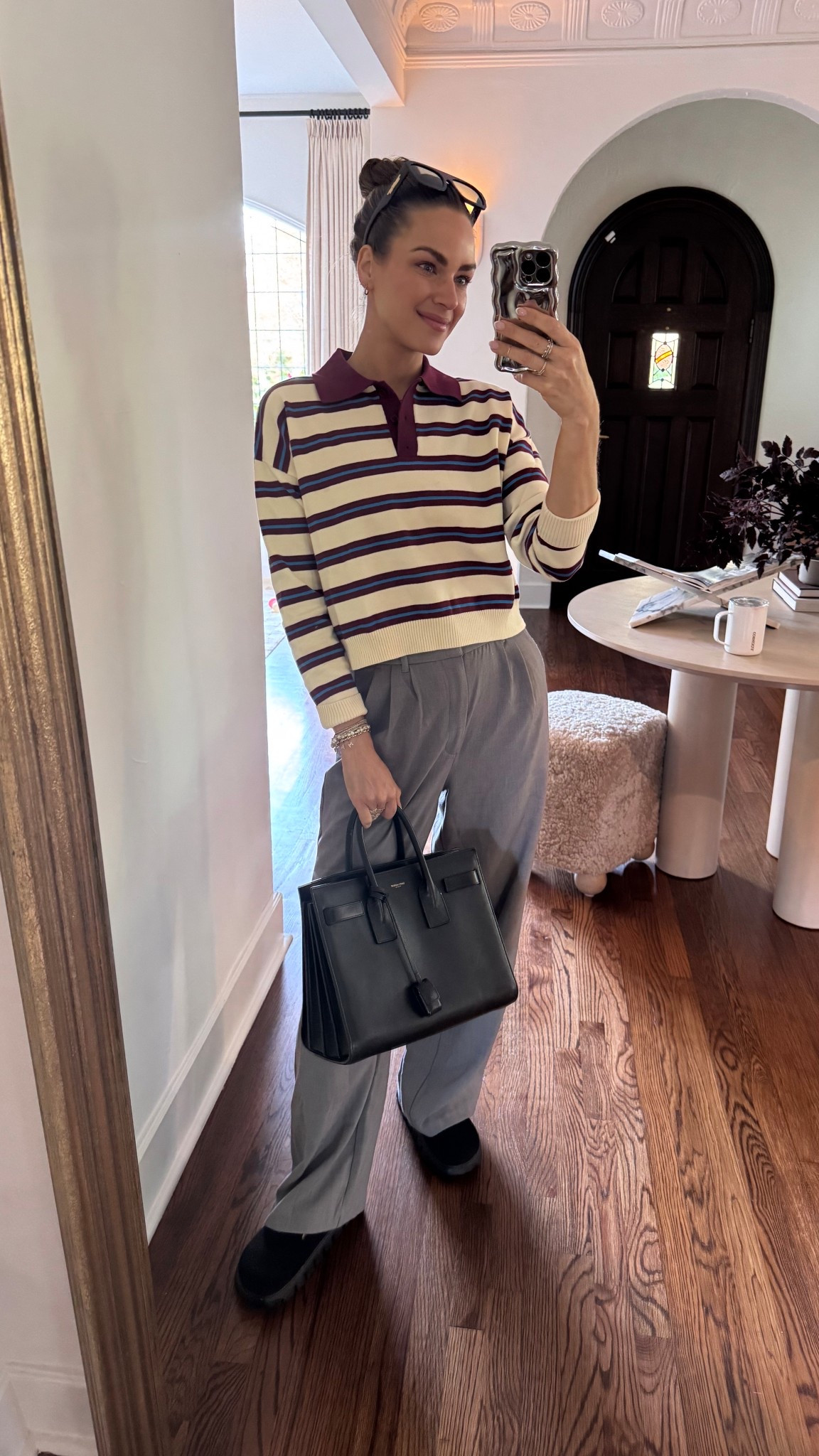 Drop off ootd. In a S top, 26R pants. Mules fit TTS. 