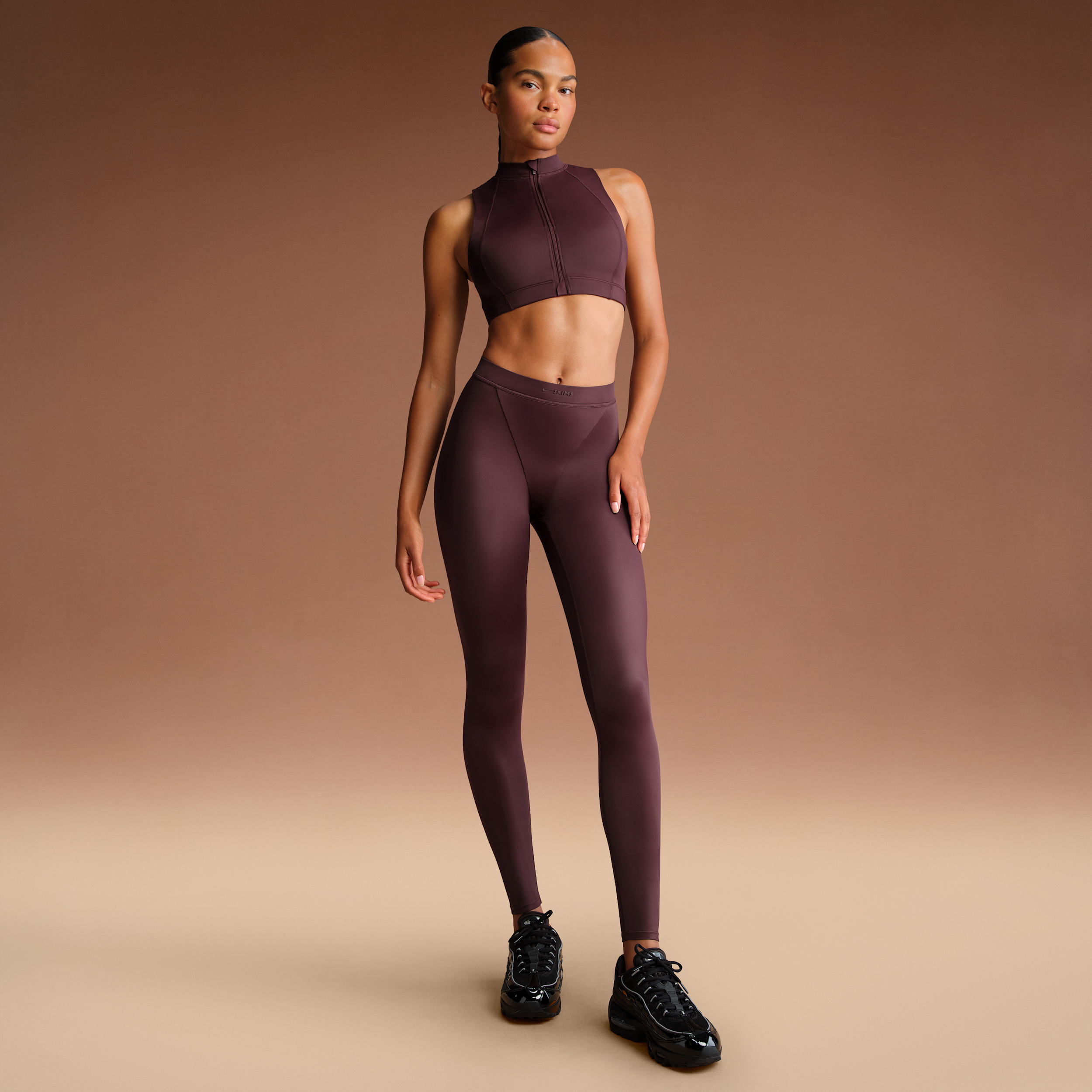 Nike Women's SKIMS Shine High-Waisted V-Panel 26" Leggings in Red | BOLEG2715-CUR | Nike (US)