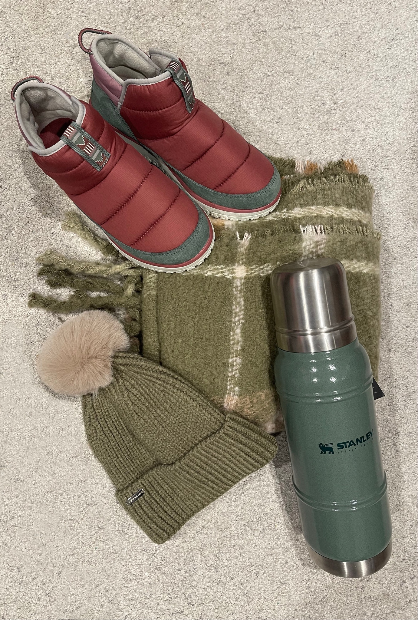 Some gift ideas she’ll love that’ll keep her warm the rest of the winter! 🧣 👢 ☕️ 

#LTKGiftGuide #LTKSeasonal #LTKHoliday