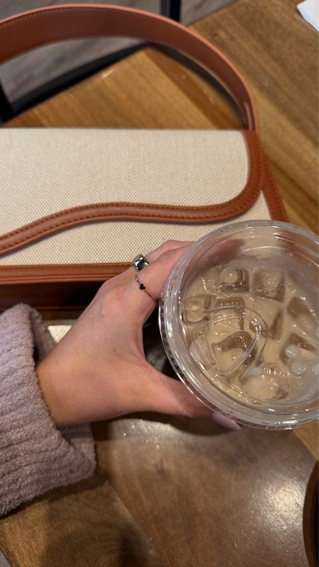 Love this neutral purse! Comes with 2 straps 

#LTKstyletip