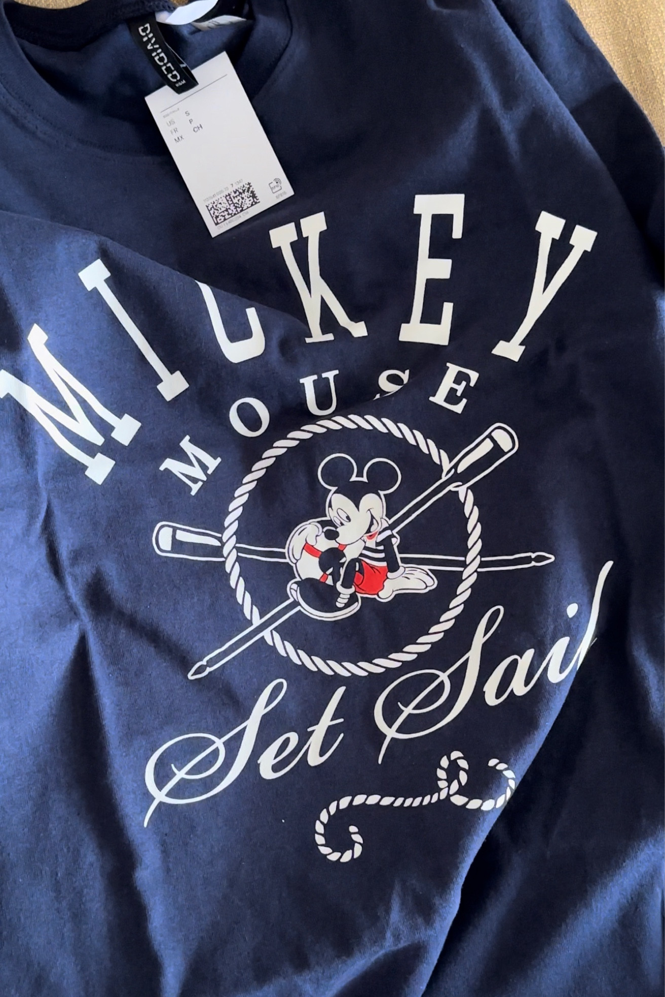 disney finds at h&m 

#LTKFind #LTKfit #LTKSeasonal