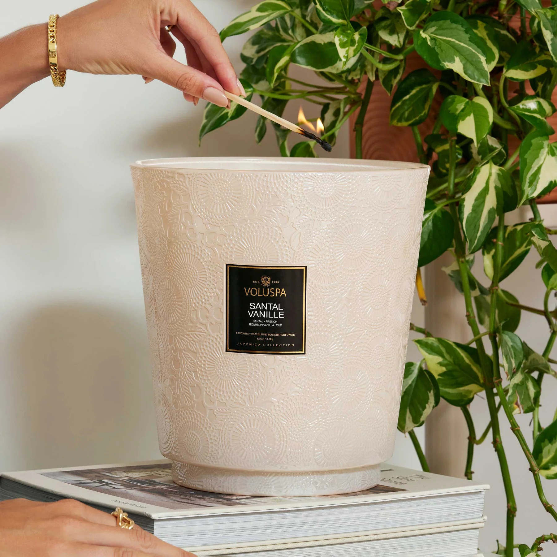 Santal Vanille - 5 Wick Hearth Candle | Voluspa