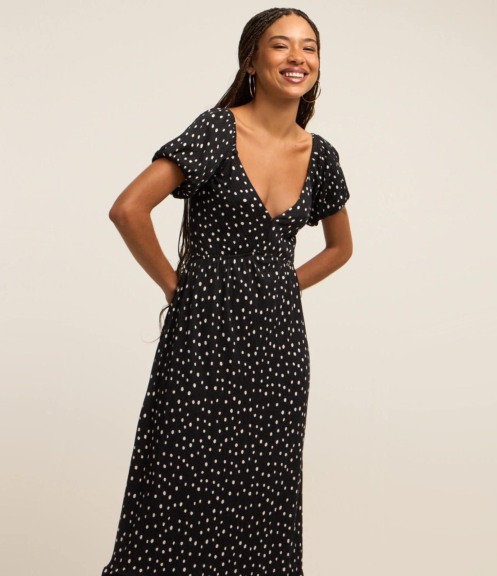 Vestido New Midi Texturizado com Estampa Poá Preto - Lojas Renner | Renner (BR)