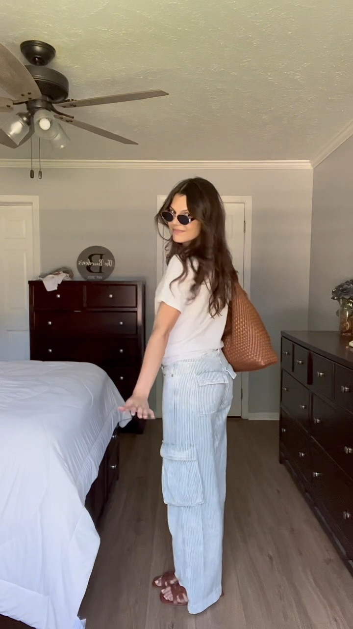 MAMA, YOU NEED THIS OUTFIT 🤩

Mom outfit, target outfit, casual style, casual outfit, mom ootd, white tshirt, cargo pants, cargo denim, braided tote bag, gold sunglasses, Celine dupe, gold jewelry, brown purse, mom jeans, target style, target pants, spring outfit, summer outfit, brown sandals, target sandals