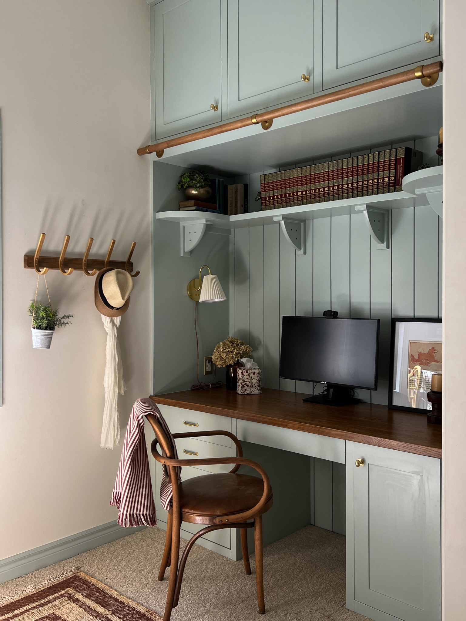 Office decor, wood hooks, bentwood hooks, brass hardware, plug in sconce, lighting 

#LTKHome