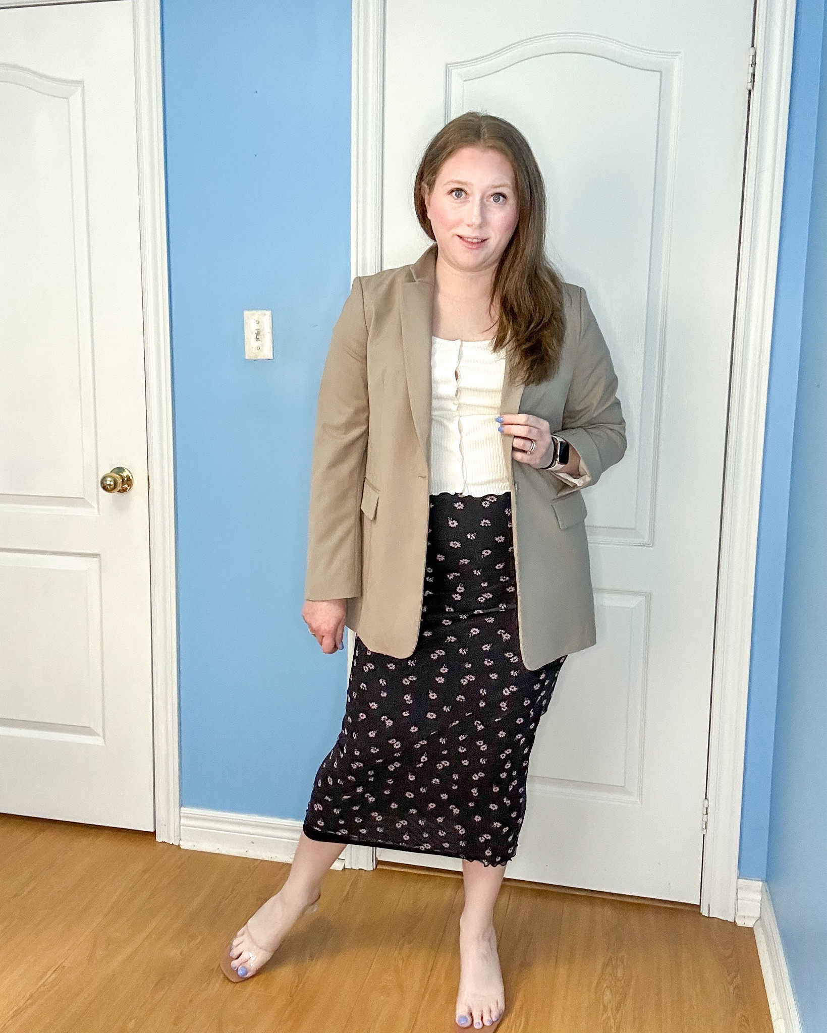 Summer Outfit

Here is a simple outfit for Summer. Pair this H&M blazer, ribbed top, maxi skirt and vinyl heel sandals to complete this look.

H&M | Maxi Skirt | Blazer | Vinyl Heel Sandals 

#LTKworkwear #LTKshoecrush #LTKstyletip