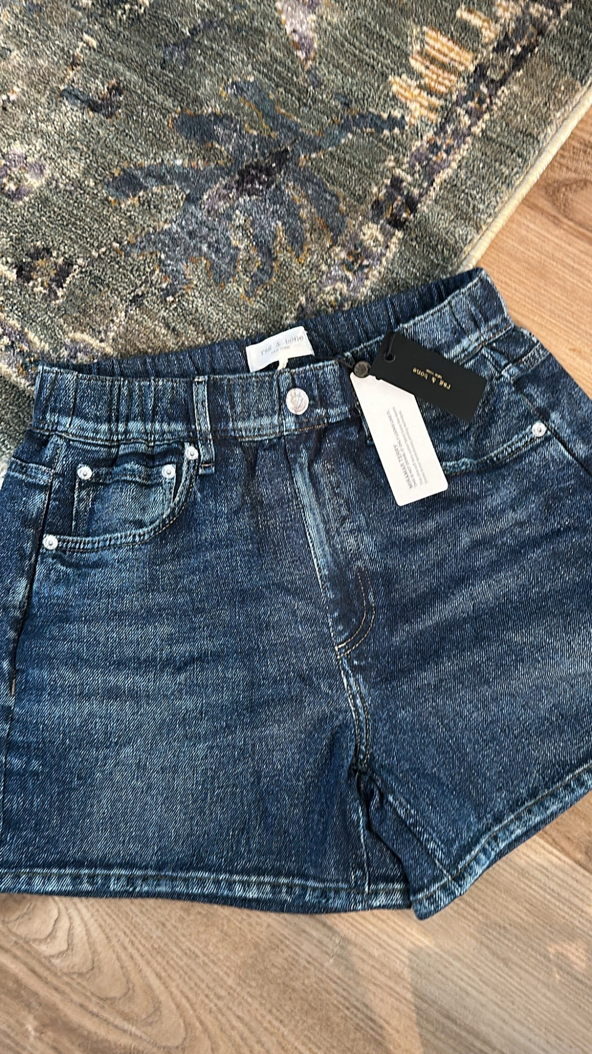 Comfy shorts that look just like denim shorts!! #mirmar #sweatpantjeans #sweatpantshorts