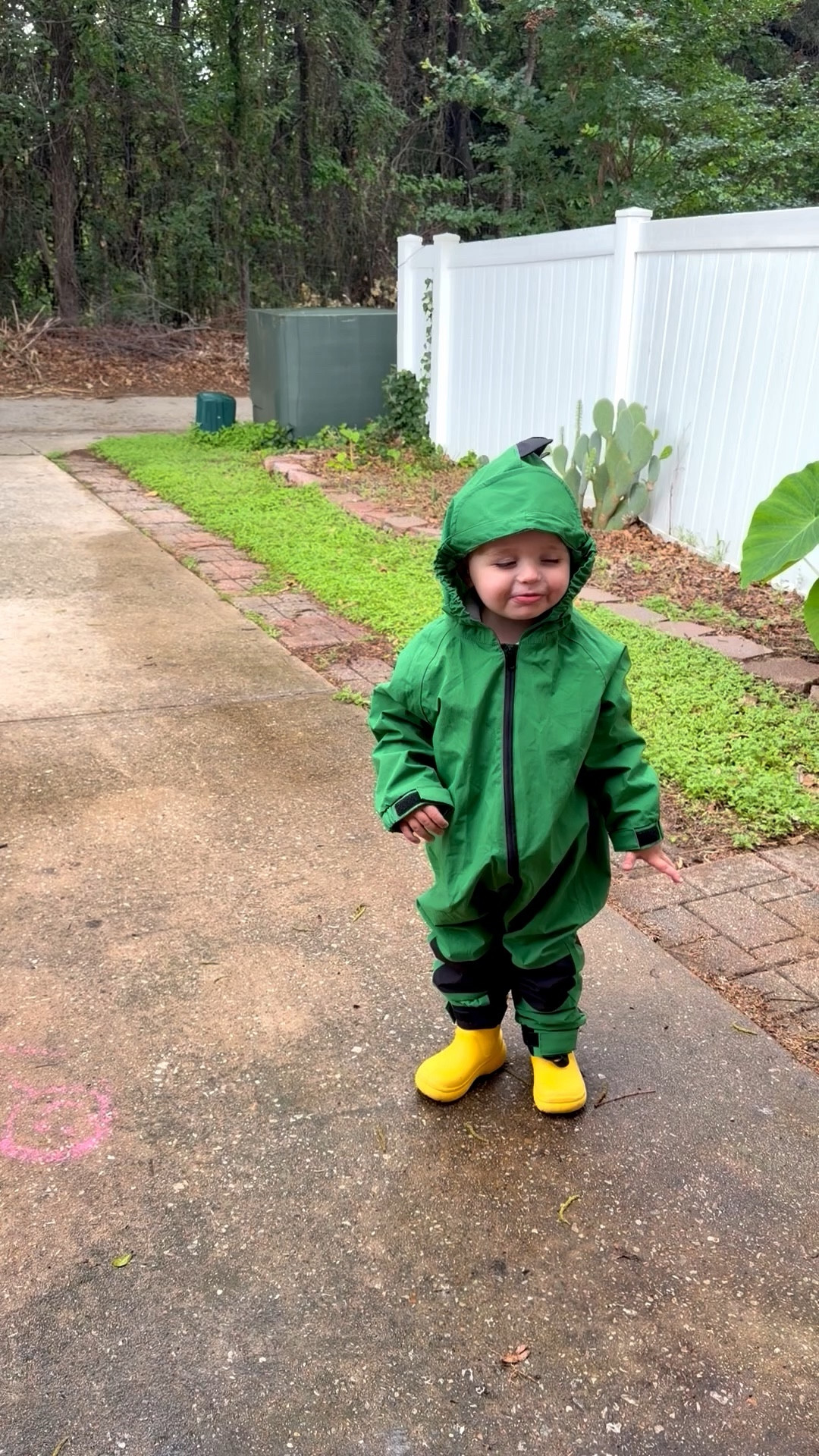 The cutest snow, rain, or mud outfit!! 

kids//outdoor//amazon

#LTKdayinmylife #LTKKids #LTKSeasonal