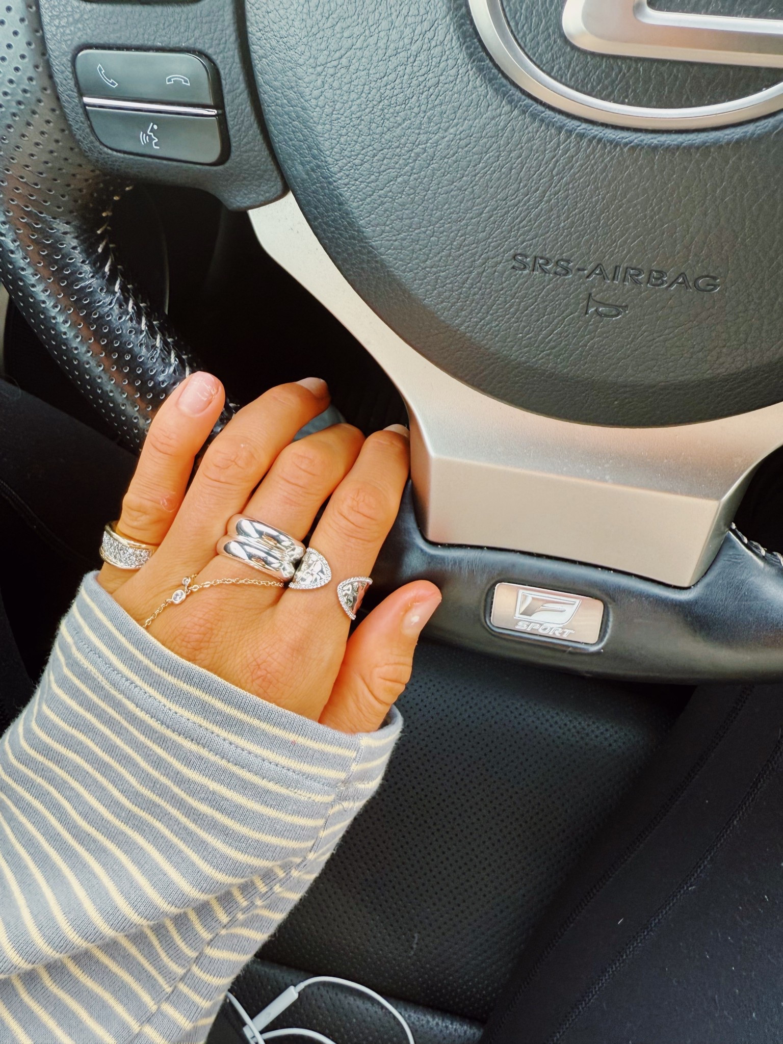 rings & hand chain 🫶🏼

#LTKFindsUnder50 #LTKStyleTip #LTKFindsUnder100