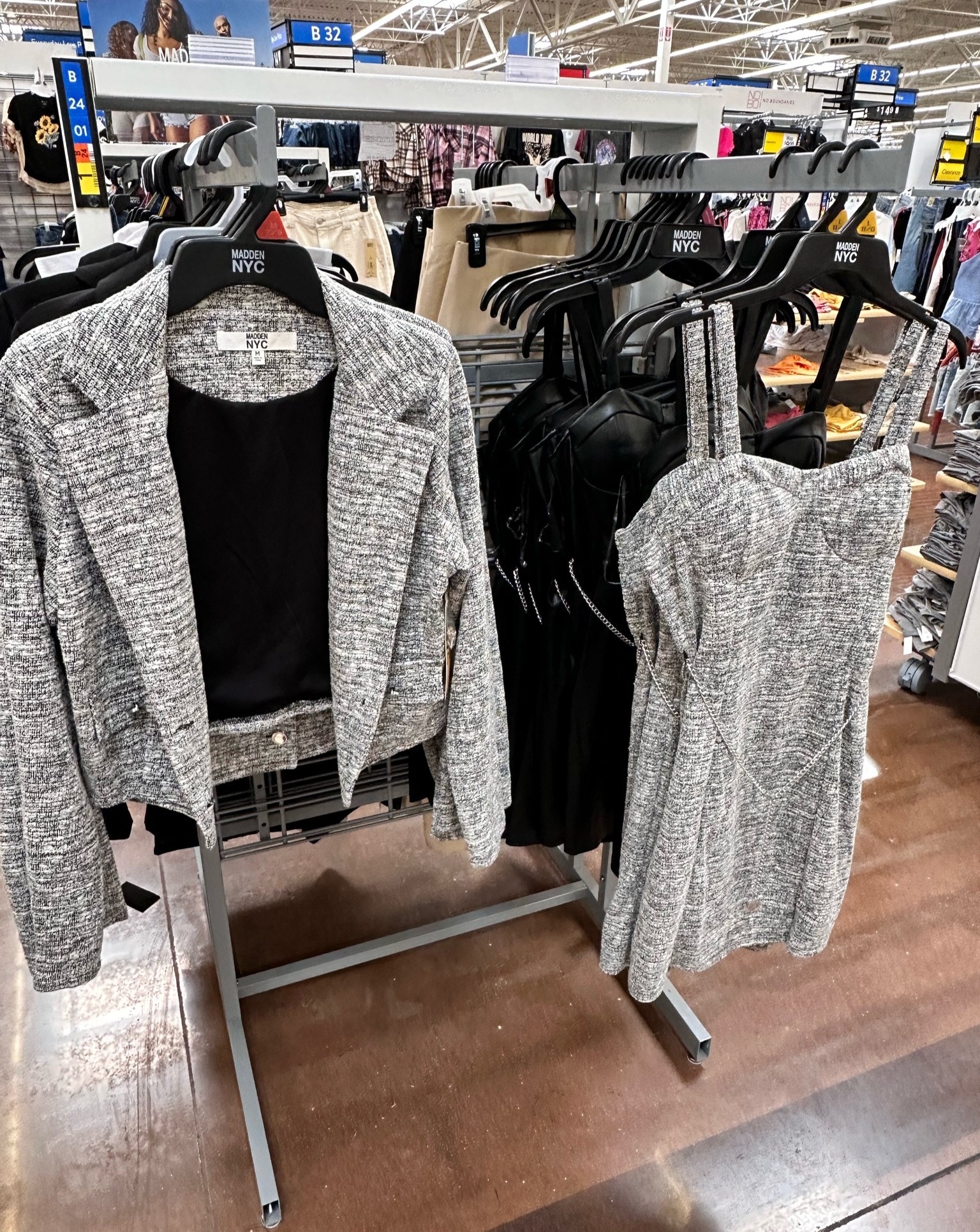 New $19 cropped blazers (also comes in black) and $19 removable chain dresses




Walmart. Walmart fashion. Walmart style. Walmart finds. Walmart new arrivals. Madden nyc. Workwear. Jacket. Cropped blazer. Fall fashion. Fall style. Fall outfit. Amazon. Amazon finds 

#LTKunder100 #LTKunder50 #LTKworkwear