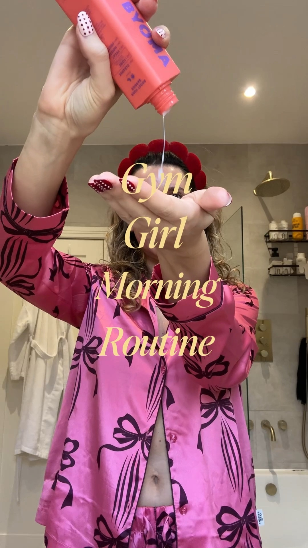 Gym girl morning routine 🎀🫧🎧 

Here’s my morning skincare routine, gym fit for leg day and post gym shower routine ✨