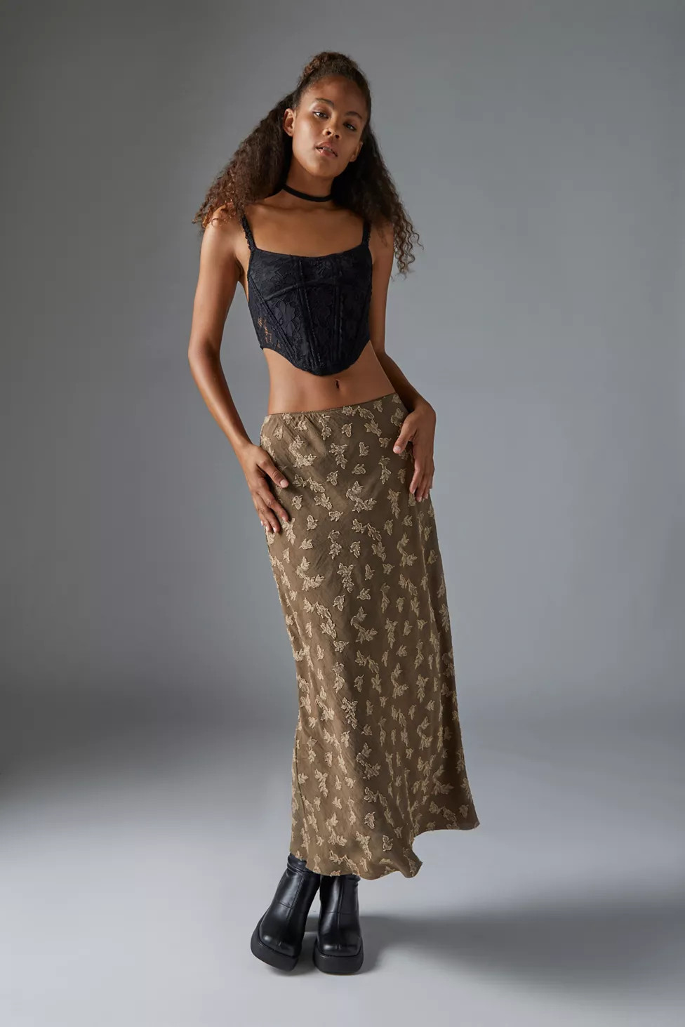 Urban Renewal Remnants Textured Floral Jacquard Column Maxi Skirt | Urban Outfitters (US and RoW)