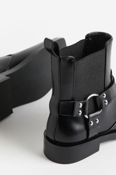 Boots | H&M (US + CA)