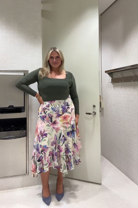plus size floral skirt 

#LTKplussize #LTKworkwear
