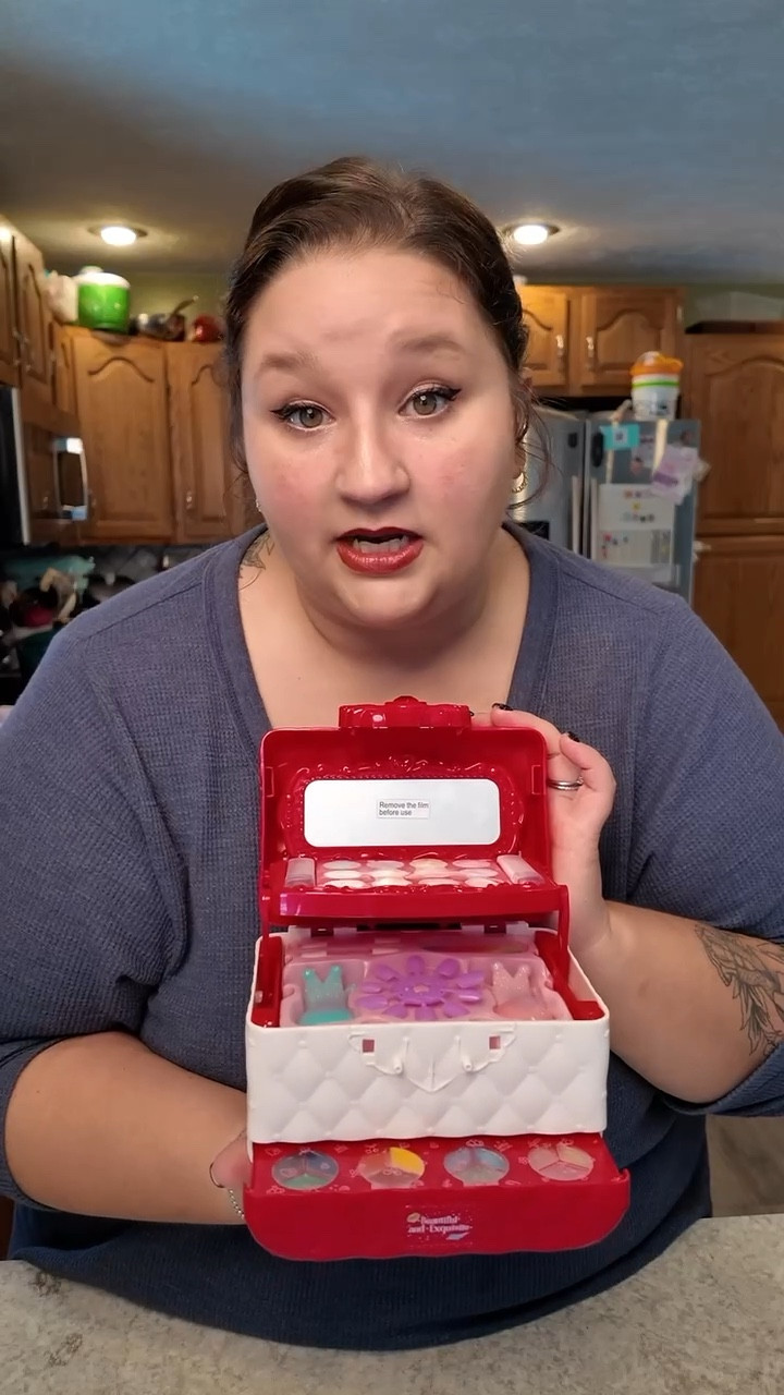 WHAT DID I BUY MY FAMILY FOR CHRISTMAS: The cutest makeup toy kit for my daughter. She’s going to be SO excited.

#LTKGiftGuide #LTKKids #LTKHoliday