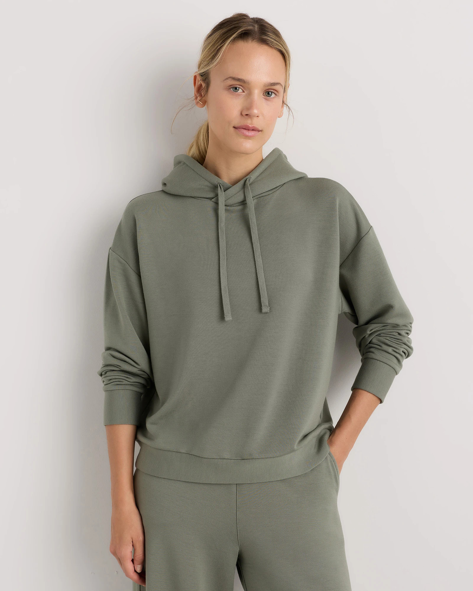 Quince | Women's SuperSoft Fleece Pullover Hoodie Sweatshirt in Heather Grey, Size Small, Lenzing Modal | Quince