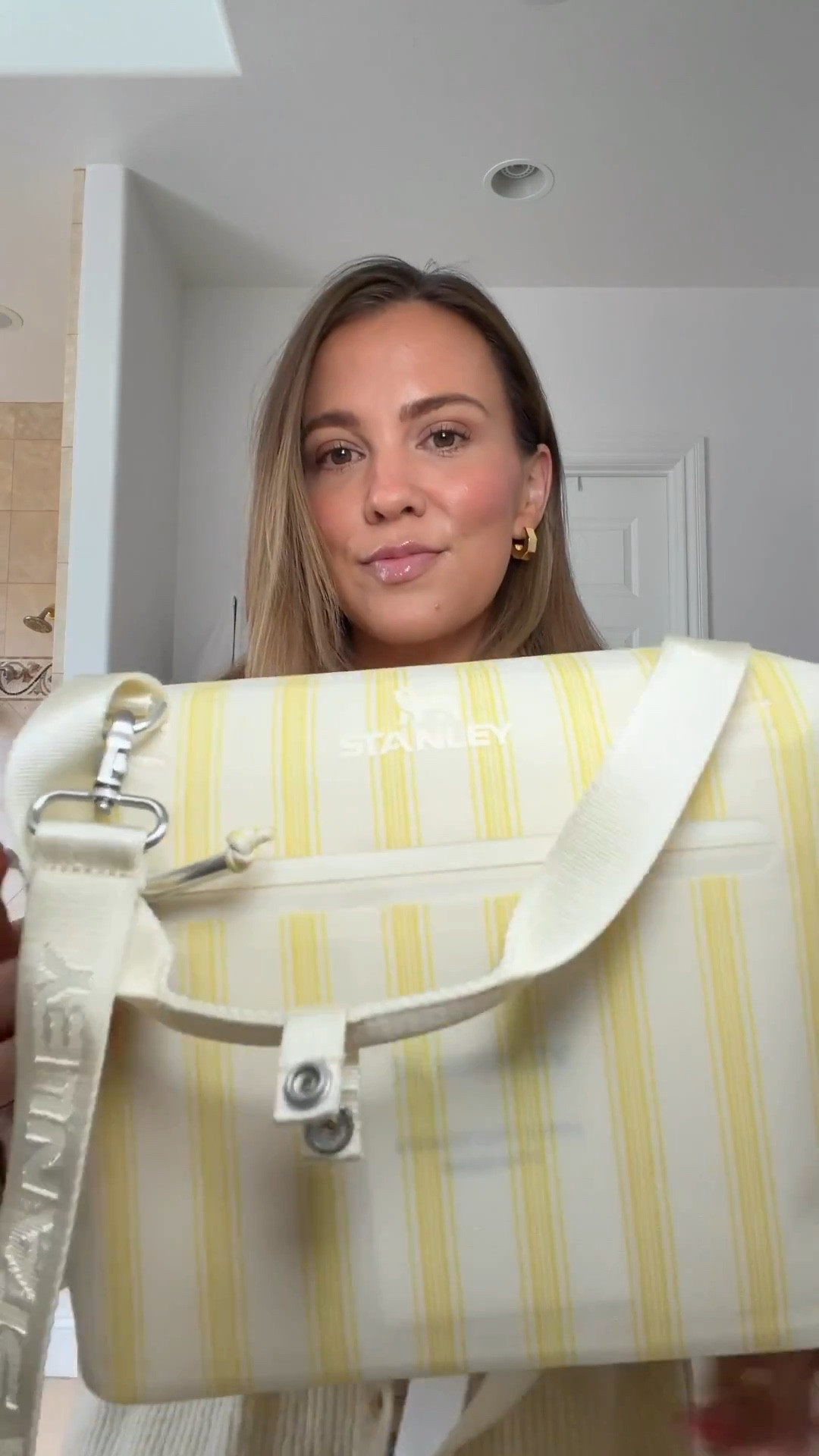 Stanley has so many adorable patterns for spring! These water bottles are perfect for busy days on the go, and i had to grab the matching mini cooler! @stanley_brand #stanleypartner