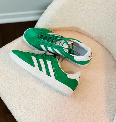 New sneakers in the prettiest colour way ever 