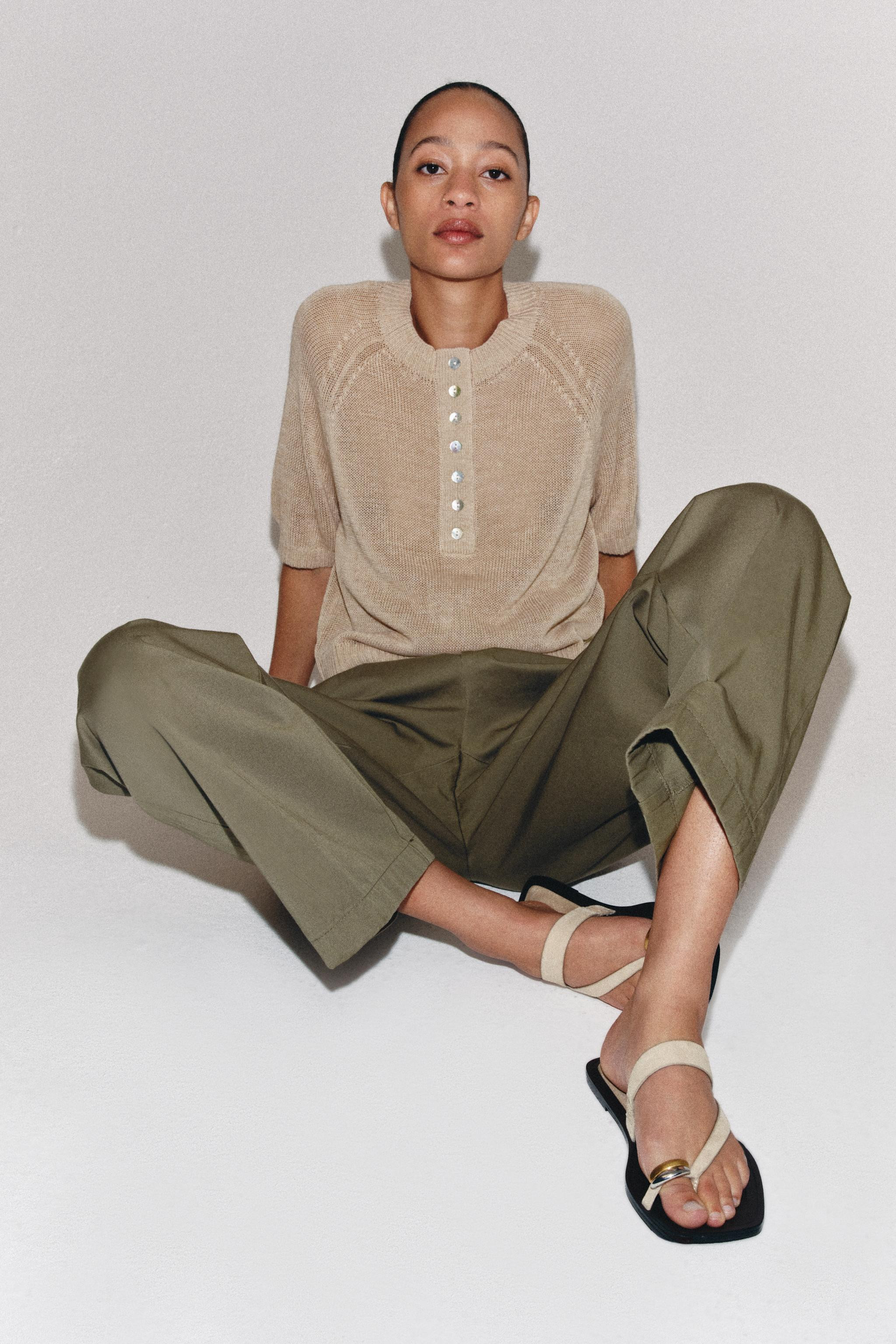 LEATHER SANDALS WITH METAL DETAIL | Zara DE