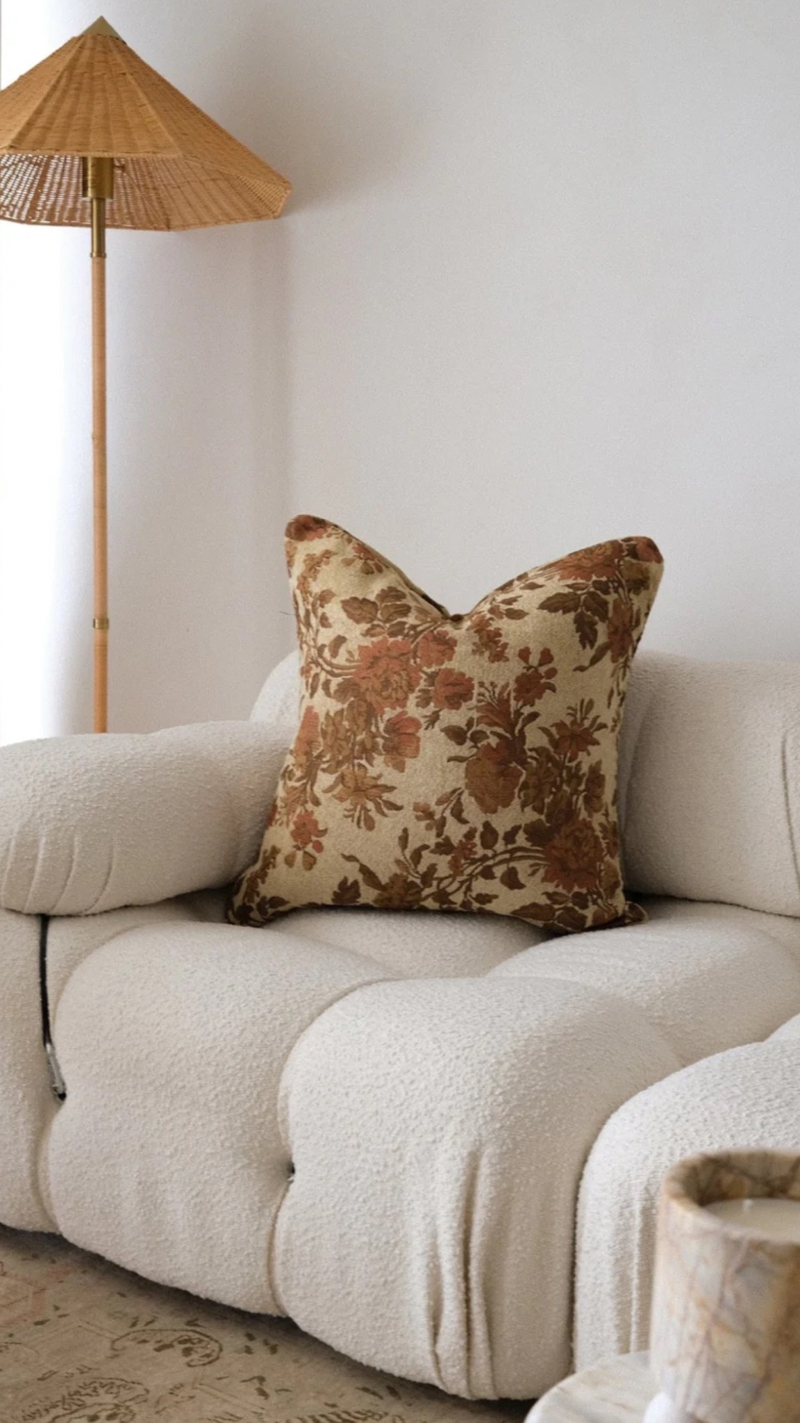 Adeline Tapestry Pillow

Adeline is a harmonious blend of luxury and timeless elegance. Inspired by the Renaissance era’s rich tapestries and paintings, this jacquard pillow features a cream-based front adorned with brown, sienna, and gold patterns. When reversed, it offers a captivating cream base with rust patterns and a luxurious gold velvet edge. 

#LTKSeasonal #LTKHome #LTKdayinmylife