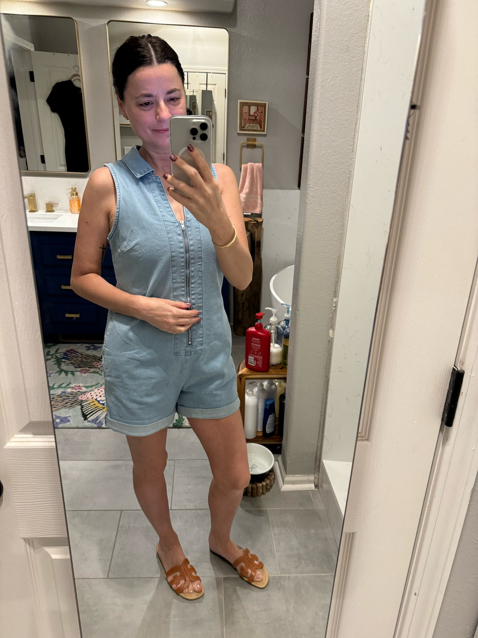 When you have 2 minutes to pull yourself together but you don’t want to sacrifice your fashion!

#LTKStyleTip #LTKShoeCrush #LTKFindsUnder100