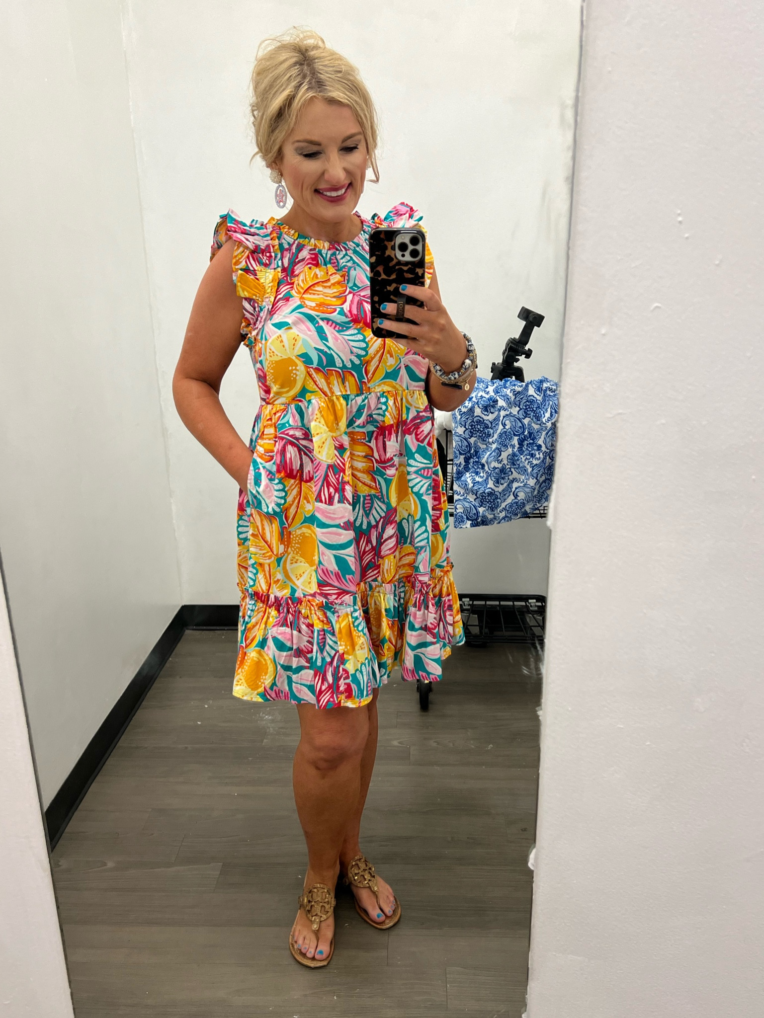 Summer dress. Vacation dress.

I’m wearing a medium 

#LTKFindsUnder50 #LTKMidsize #LTKSaleAlert