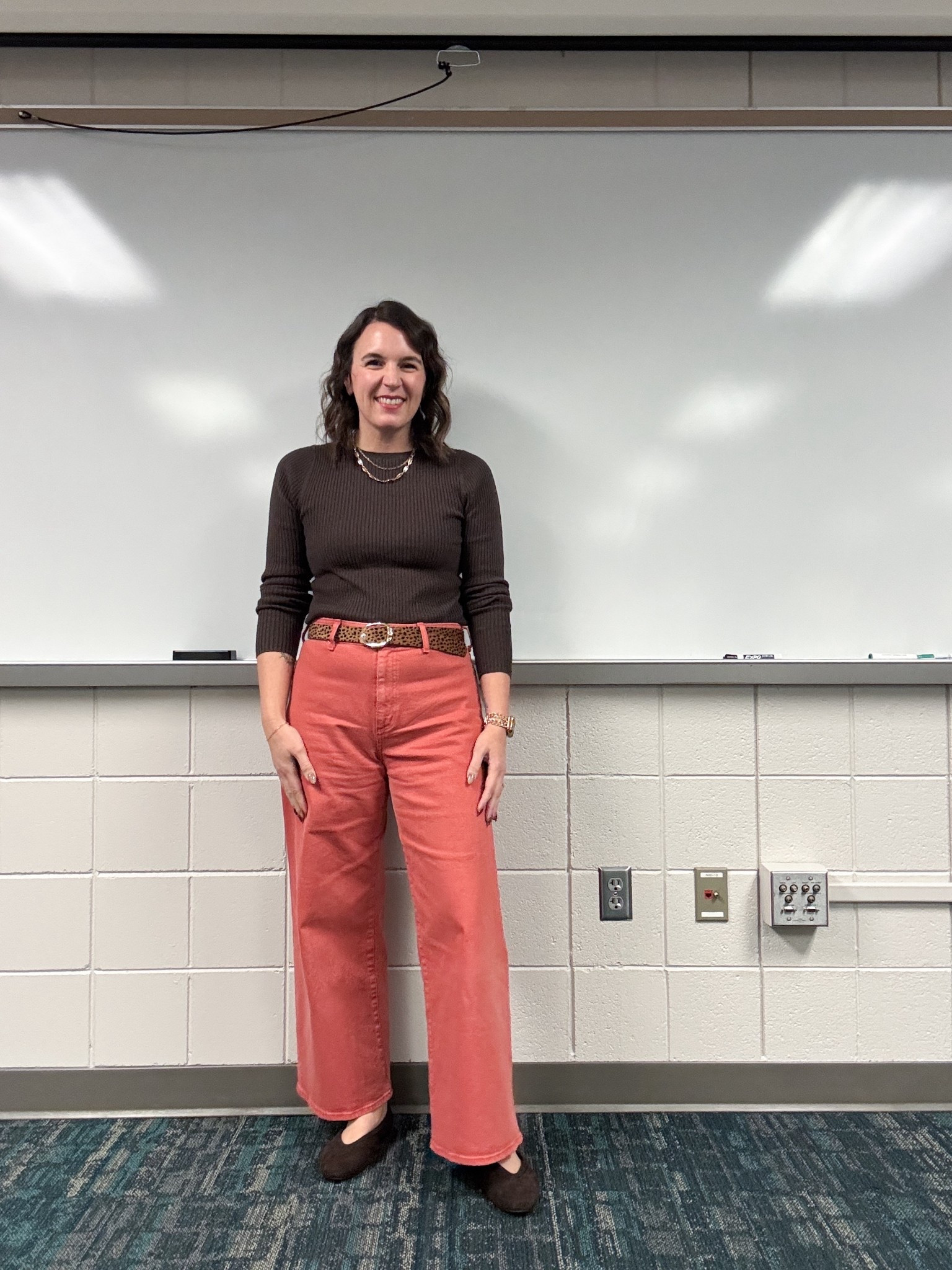 I’ve been loving chocolate brown and have found a couple new pieces on sale recently to add to my closet. 

Top: medium 
Pants: size 10 (true to size)
Brown flats: went a half size down

