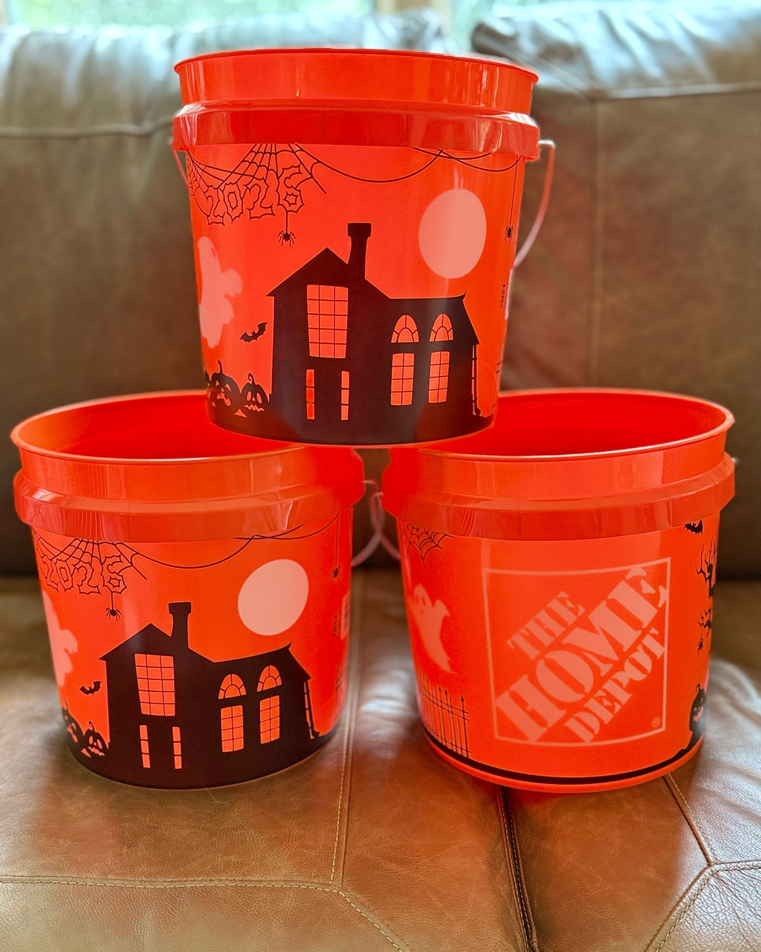 These are back and they’re still one of my favorite cheap Halloween finds 🎃

The 2-gal. Home Depot Halloween buckets are perfect for trick-or-treating, Halloween decor, or honestly just letting the kids collect every random rock, stick and treasure they find all season. 😂

They’re made from durable plastic and the 2-gallon size is actually useful after Halloween, too. The designs can vary by store, so keep an eye out for the different ones!

Home Depot Halloween bucket, 2 gallon Halloween bucket, Halloween decor, trick or treat bucket, Halloween candy bucket, Halloween finds, Halloween decorations, kids Halloween, orange Halloween bucket, Home Depot Halloween

#LTKKids #LTKSeasonal #LTKHome