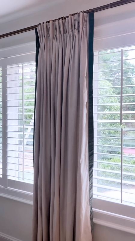 LOVING these pinch pleat drapes with moss velvet trim. Adds so much richness to the room!

#LTKhome