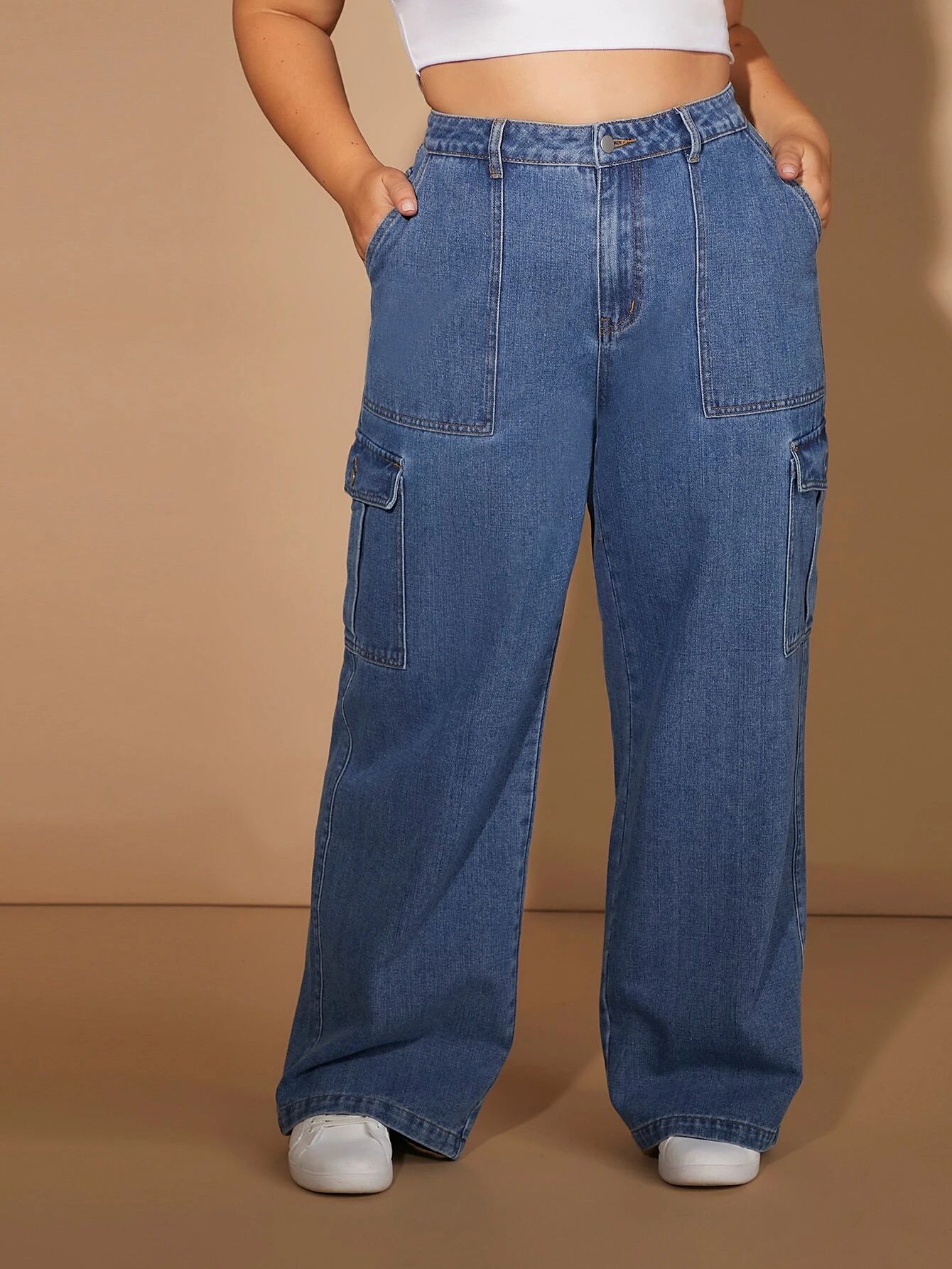Plus Flap Pockets Cargo Jeans | SHEIN