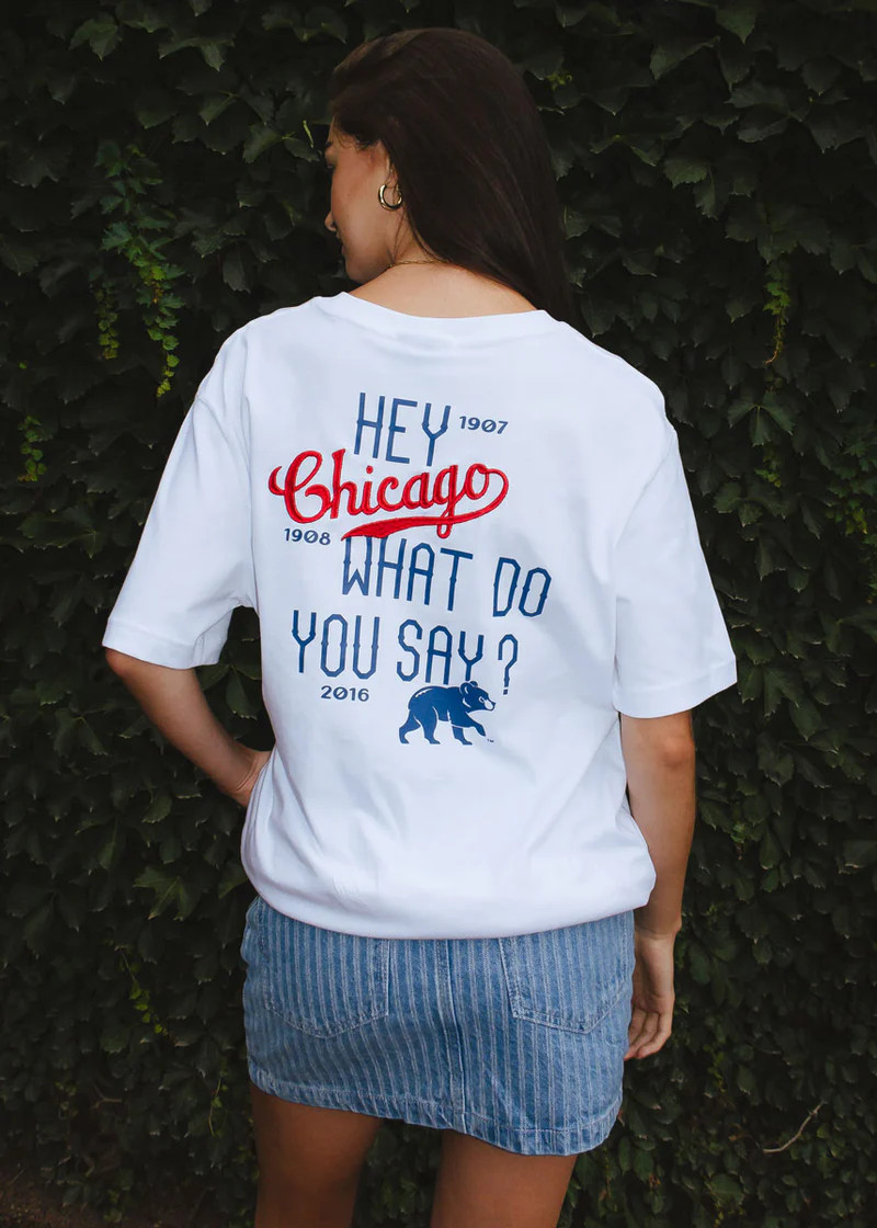 Hey Chicago Oversized Tee | Alice & Wonder