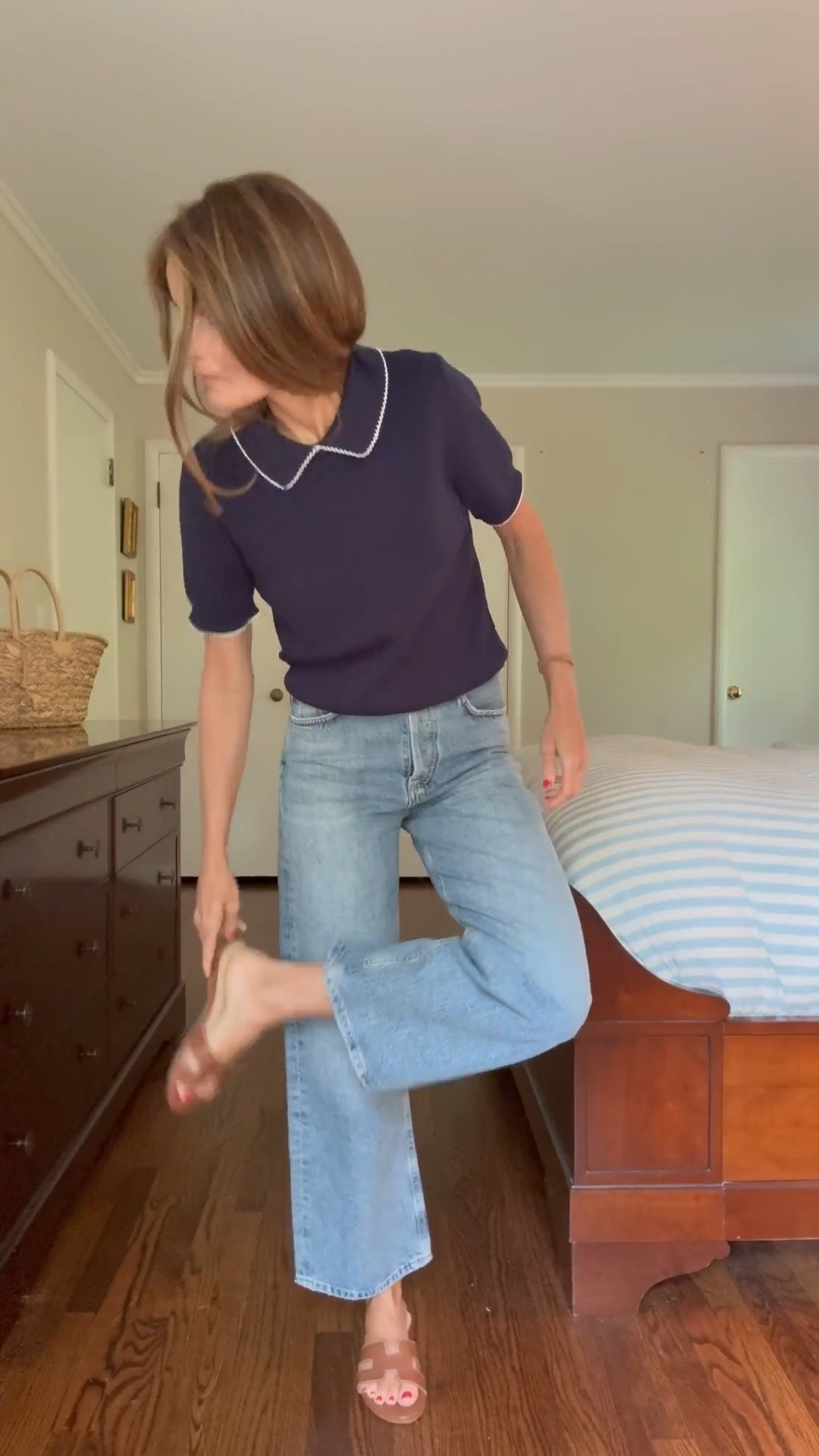 WEDNESDAY OOTD 🤍 
Jeans: run TTS, wearing a size 25
flats: run TTS 
shirt: runs tts, wearing a size small (linked the exact one, but the other color way, also cute!, picture is showing) 
Bag: Pamela Munson, but currently sold out 

#LTKFindsUnder50 #LTKStyleTip #LTKFindsUnder100