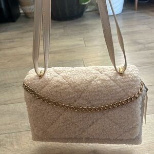 Brand New Sherpa bag with Gold chain and shoulder/crossbody strap!! | Poshmark