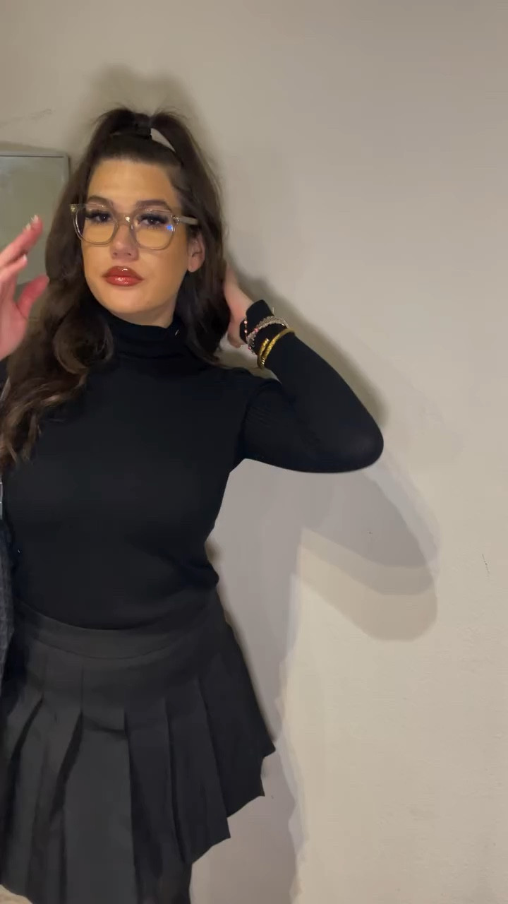 I get a lot of questions about these frames ! I'm gonna link these for you guys in my LTK🤓

#glasses #frames #explore #everyday #everydaywear #wear #lifestyle #lasvegas #explorepage #beauty #girl #life #gucci #frame #eyeglasses #eyewear #w#eyewearfashion #eyes