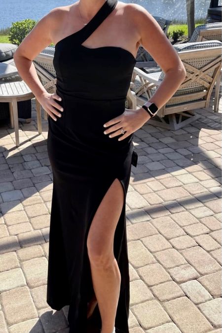 This one shoulder black formal dress is so unique and sexy! Flattering too and hides any bulges and imperfections.
5’9” and 160 lbs
Size: Medium
#formaldress #blackdress

#LTKwedding #LTKunder100